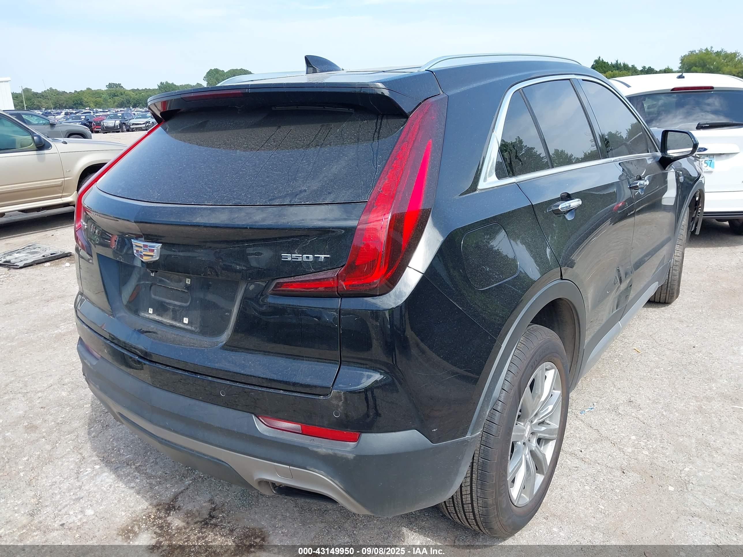 CADILLAC XT4 image 4