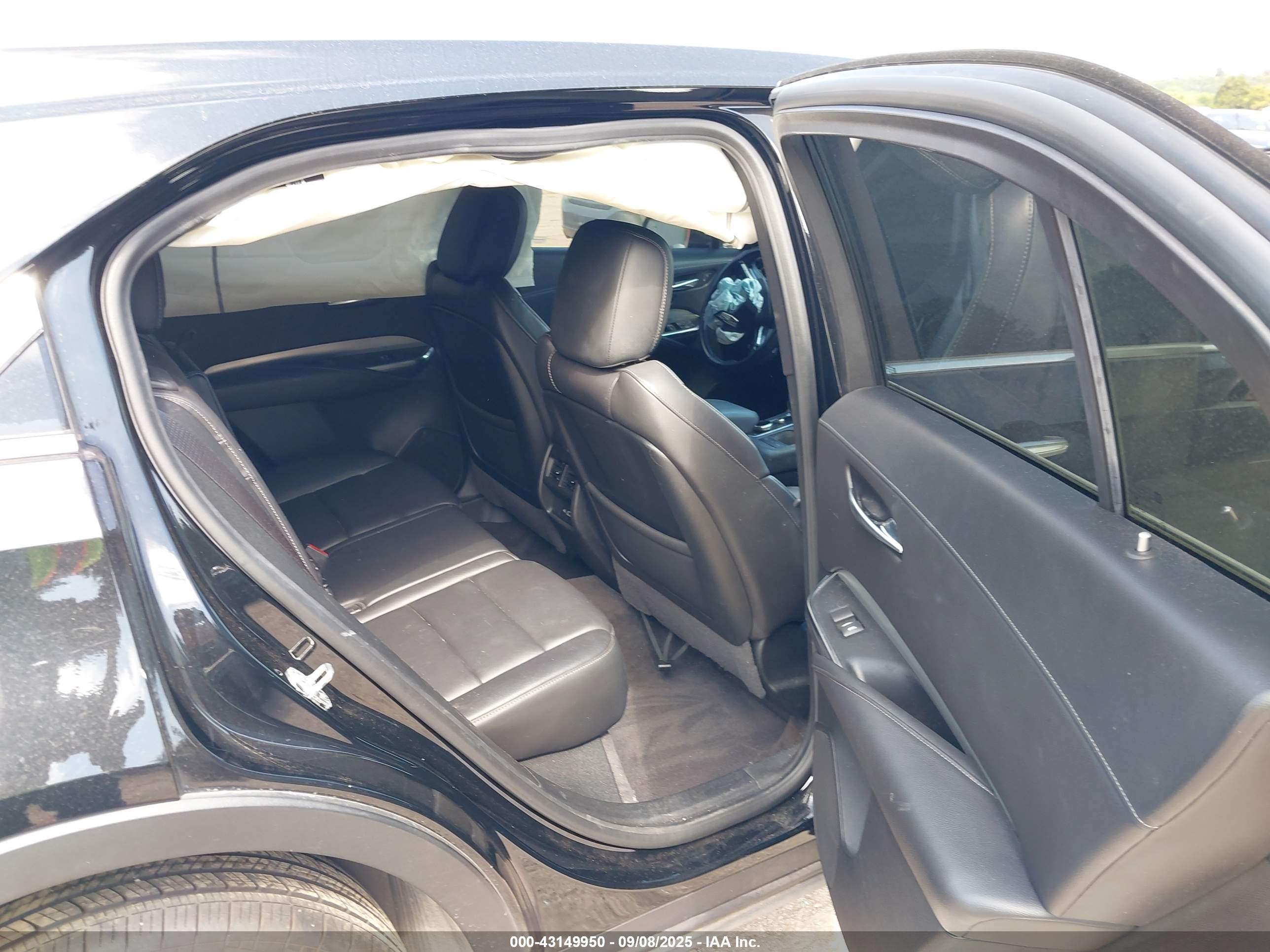 CADILLAC XT4 image 8