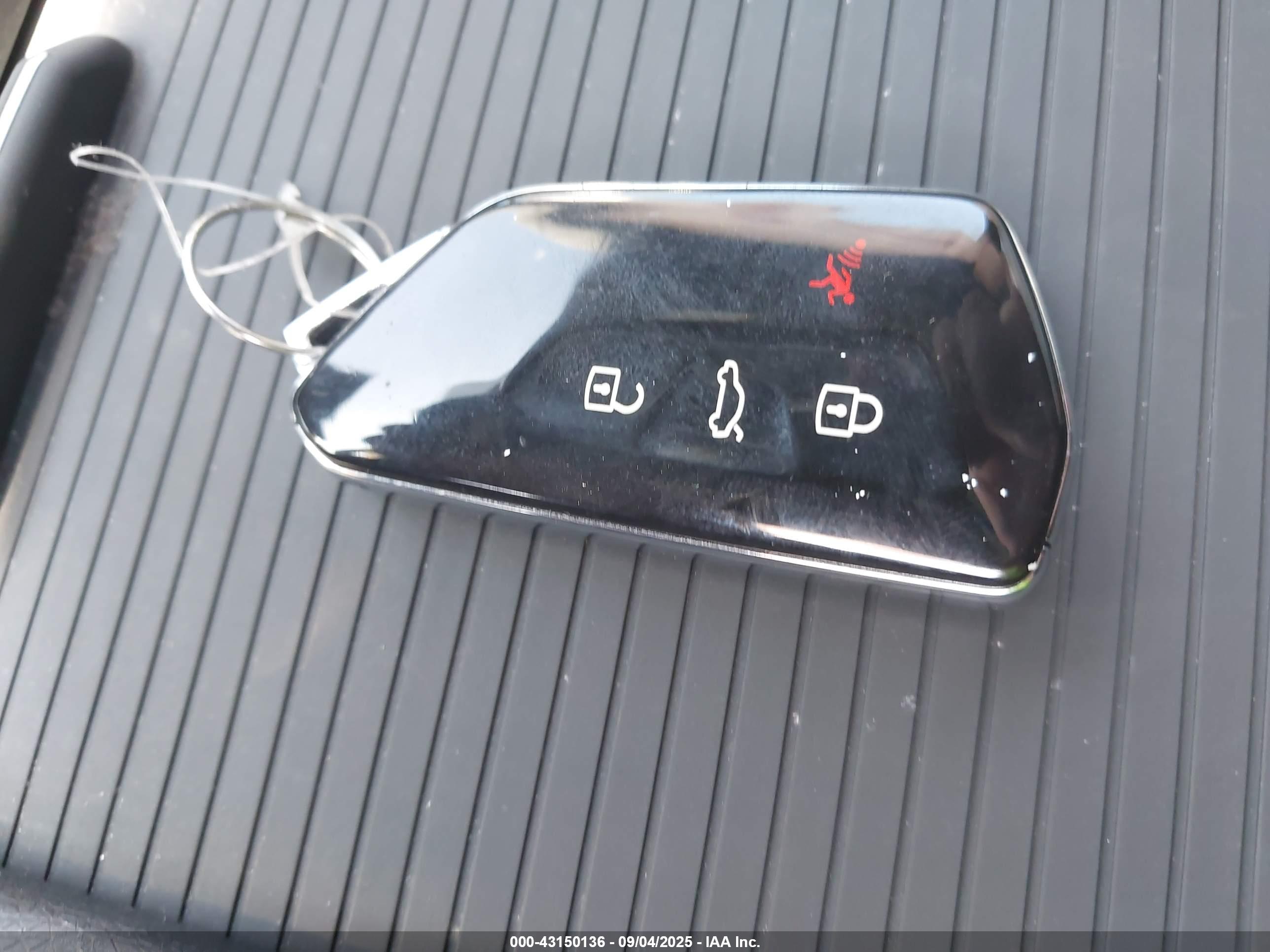 VOLKSWAGEN ID.4 image 11