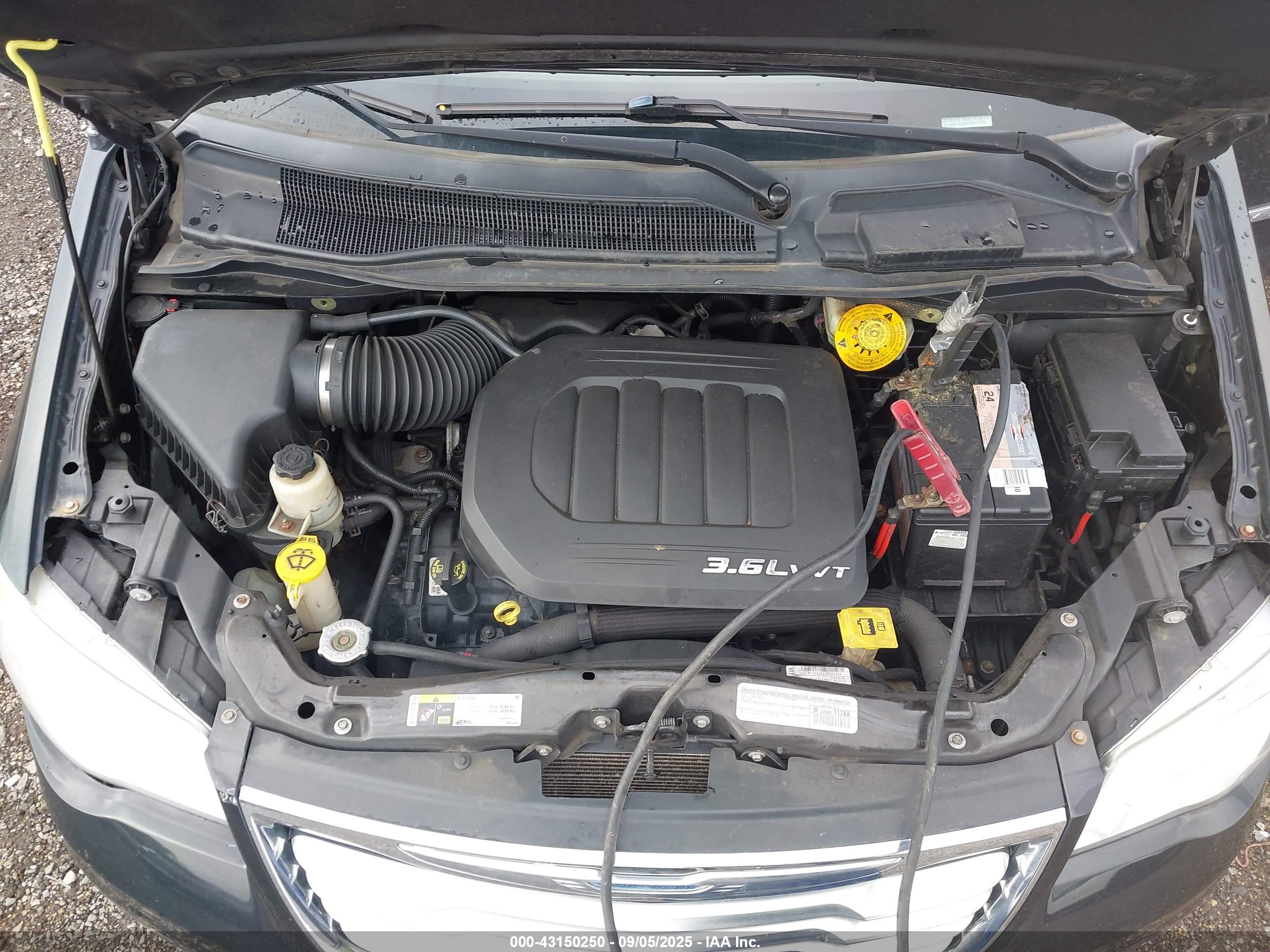 CHRYSLER TOWN image 10
