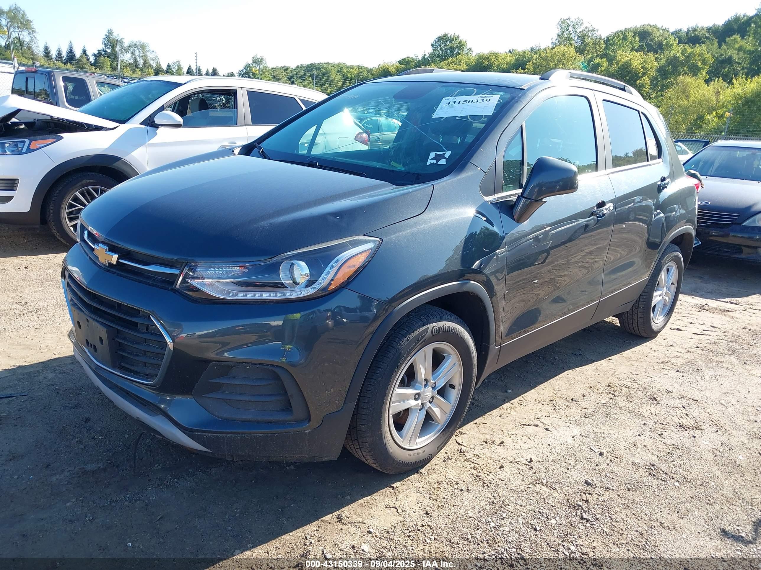 CHEVROLET TRAX image 2
