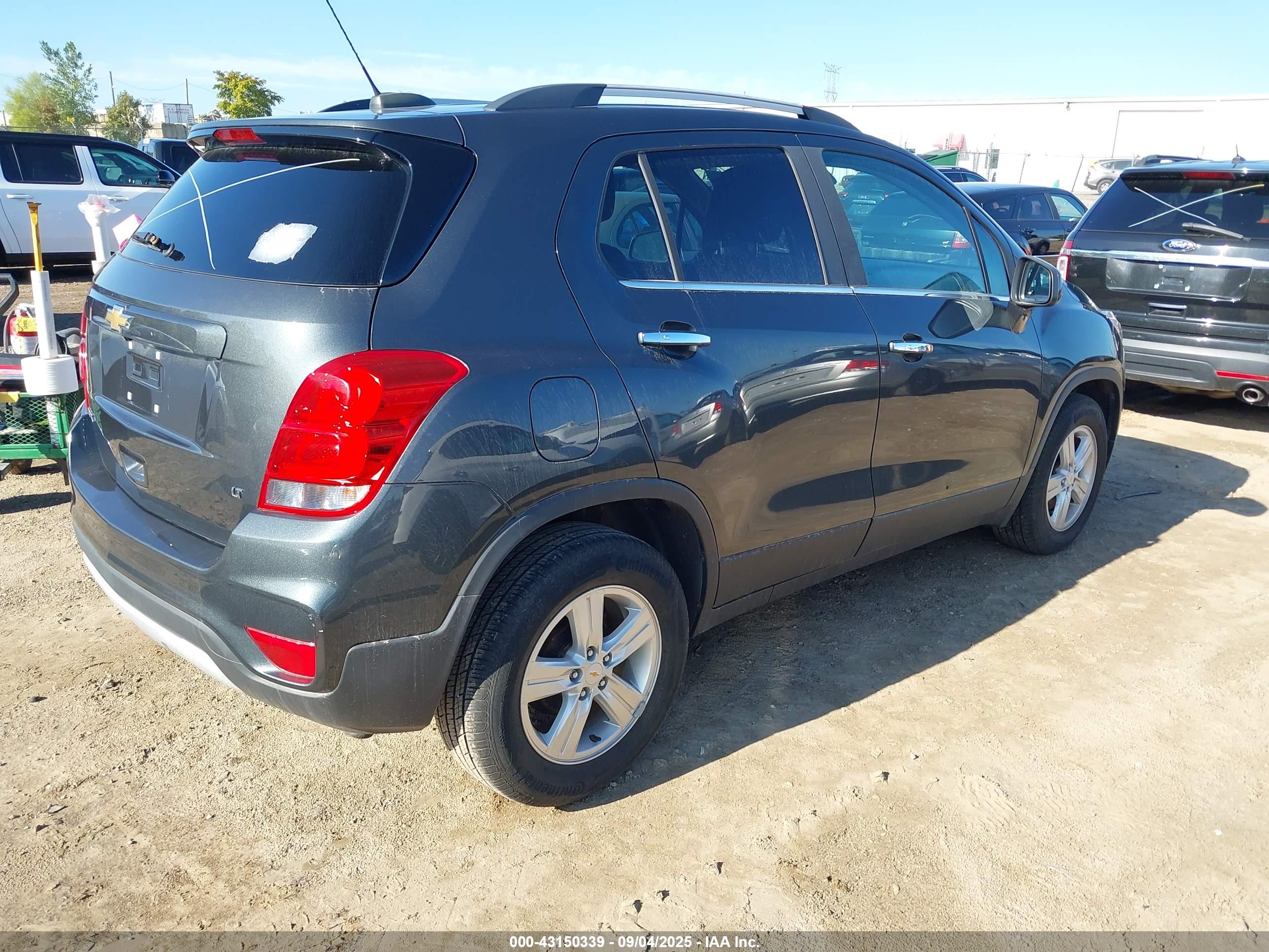 CHEVROLET TRAX image 4