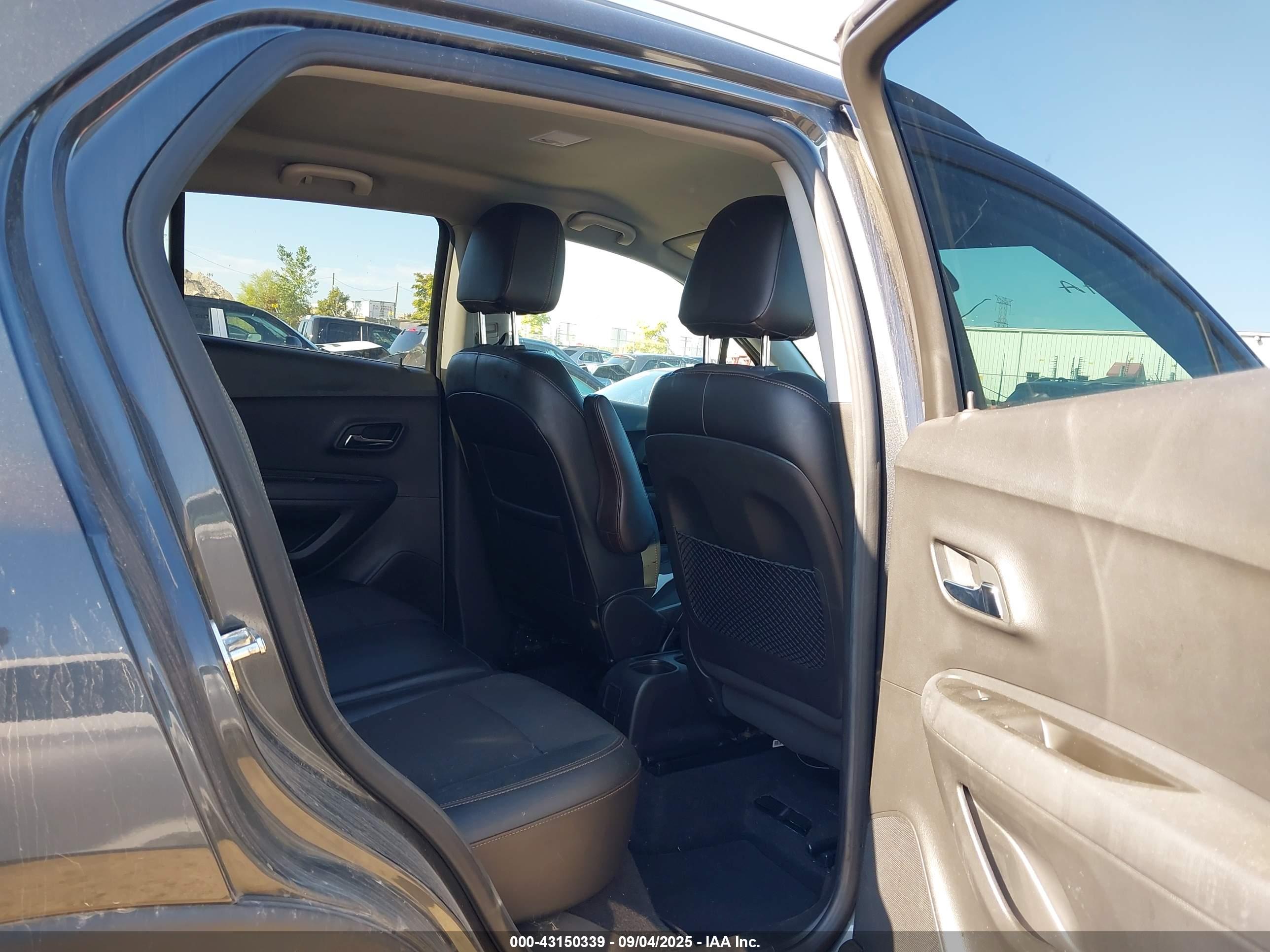 CHEVROLET TRAX image 8