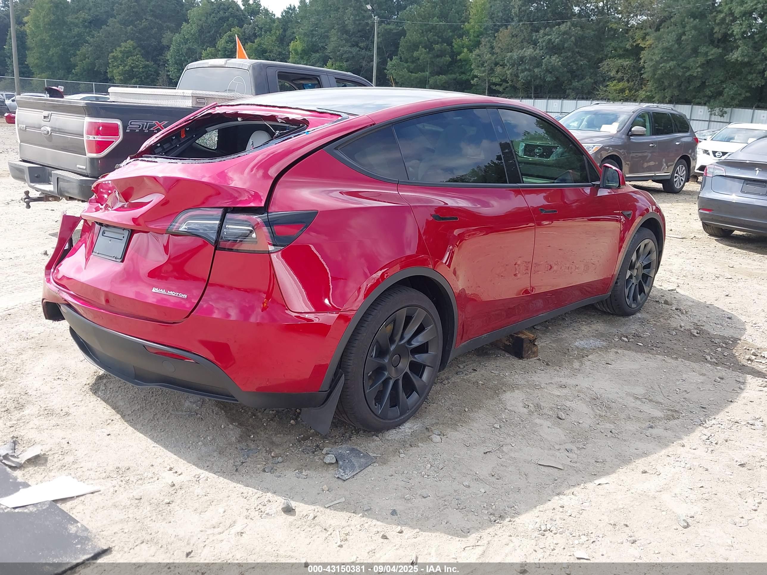 TESLA MODEL image 4