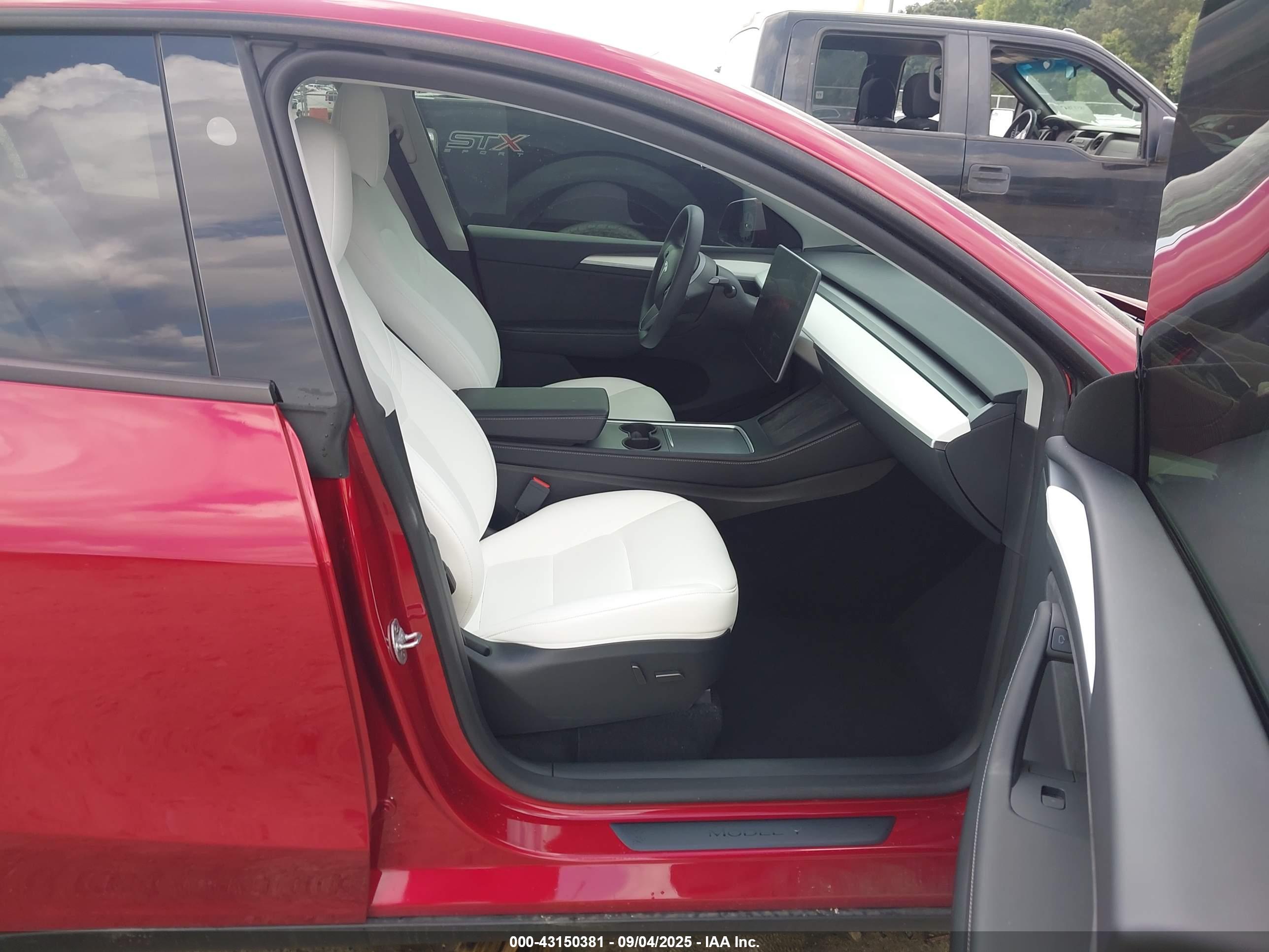 TESLA MODEL image 5