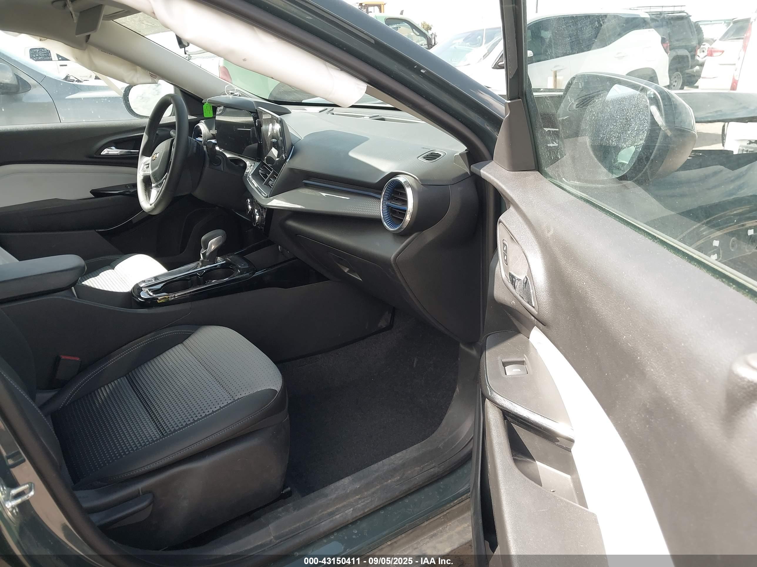 CHEVROLET TRAX image 5