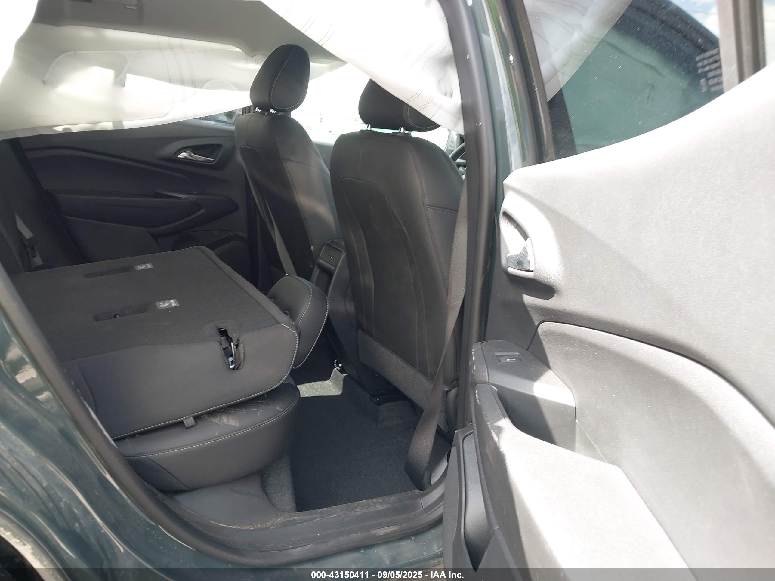 CHEVROLET TRAX image 8