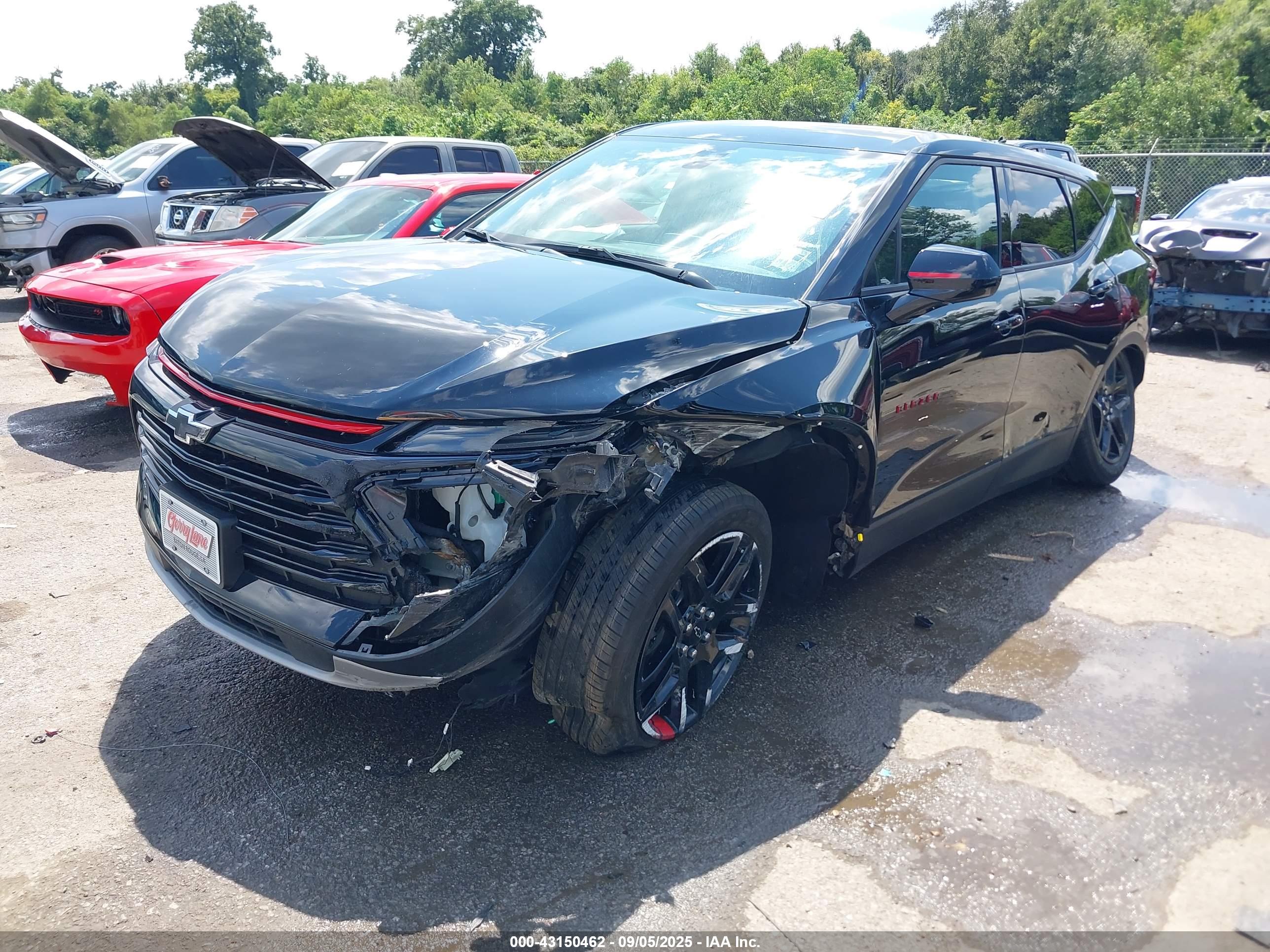 CHEVROLET BLAZER image 2