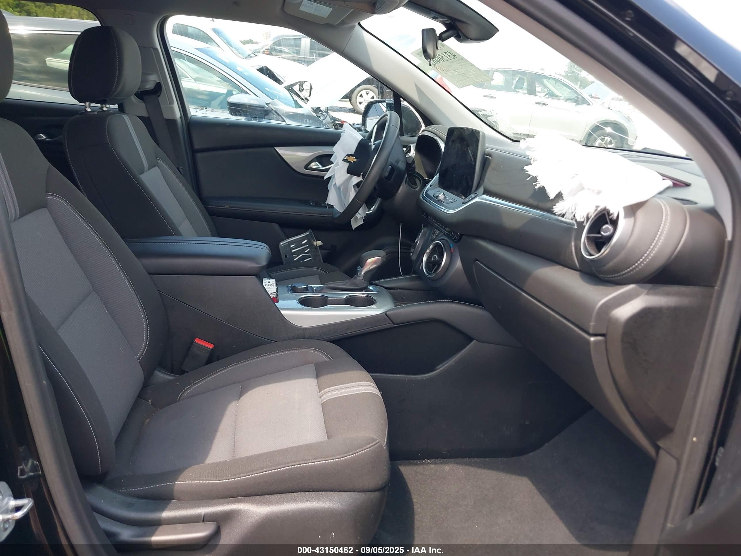 CHEVROLET BLAZER image 5