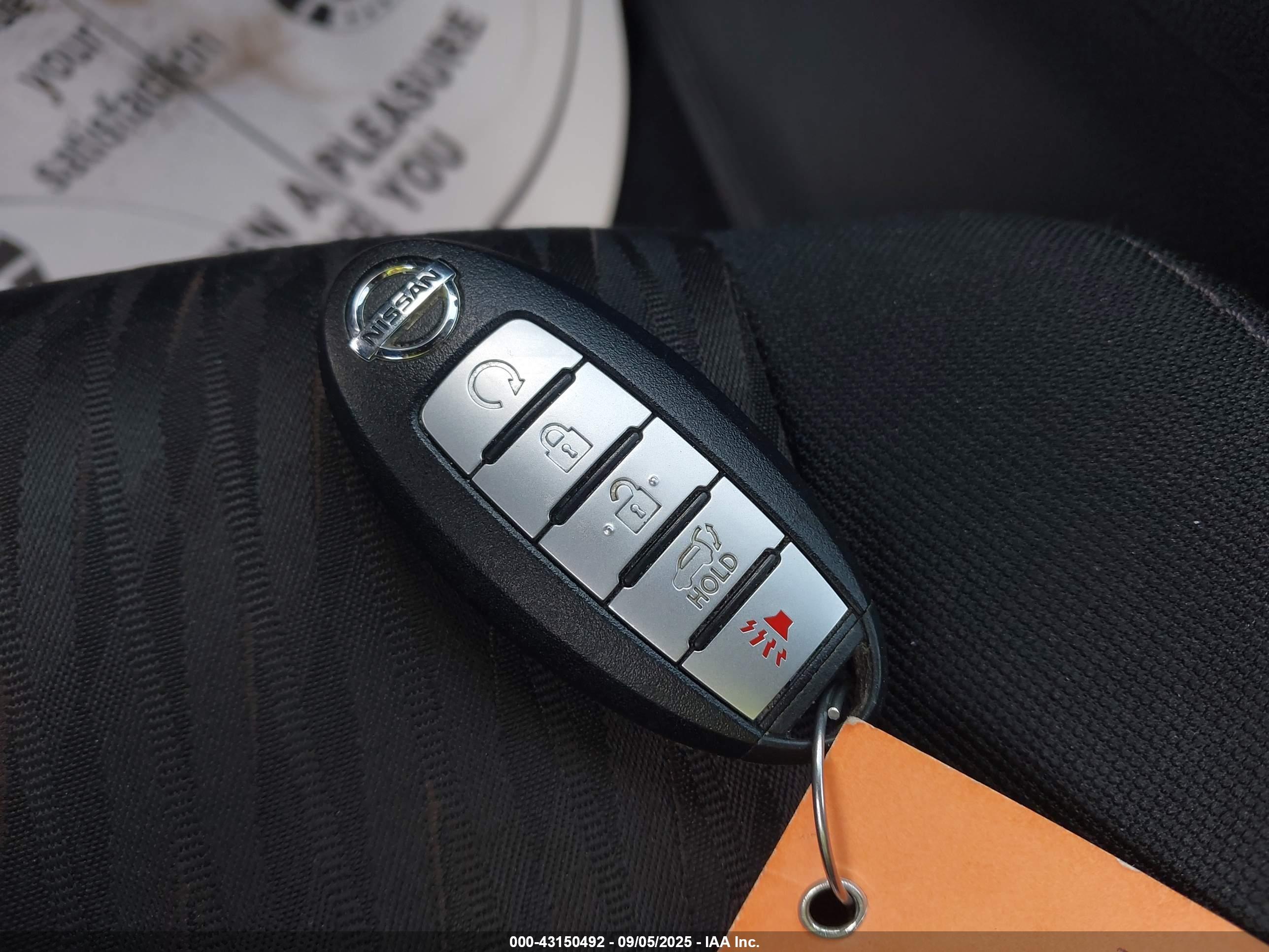 NISSAN ROGUE image 11