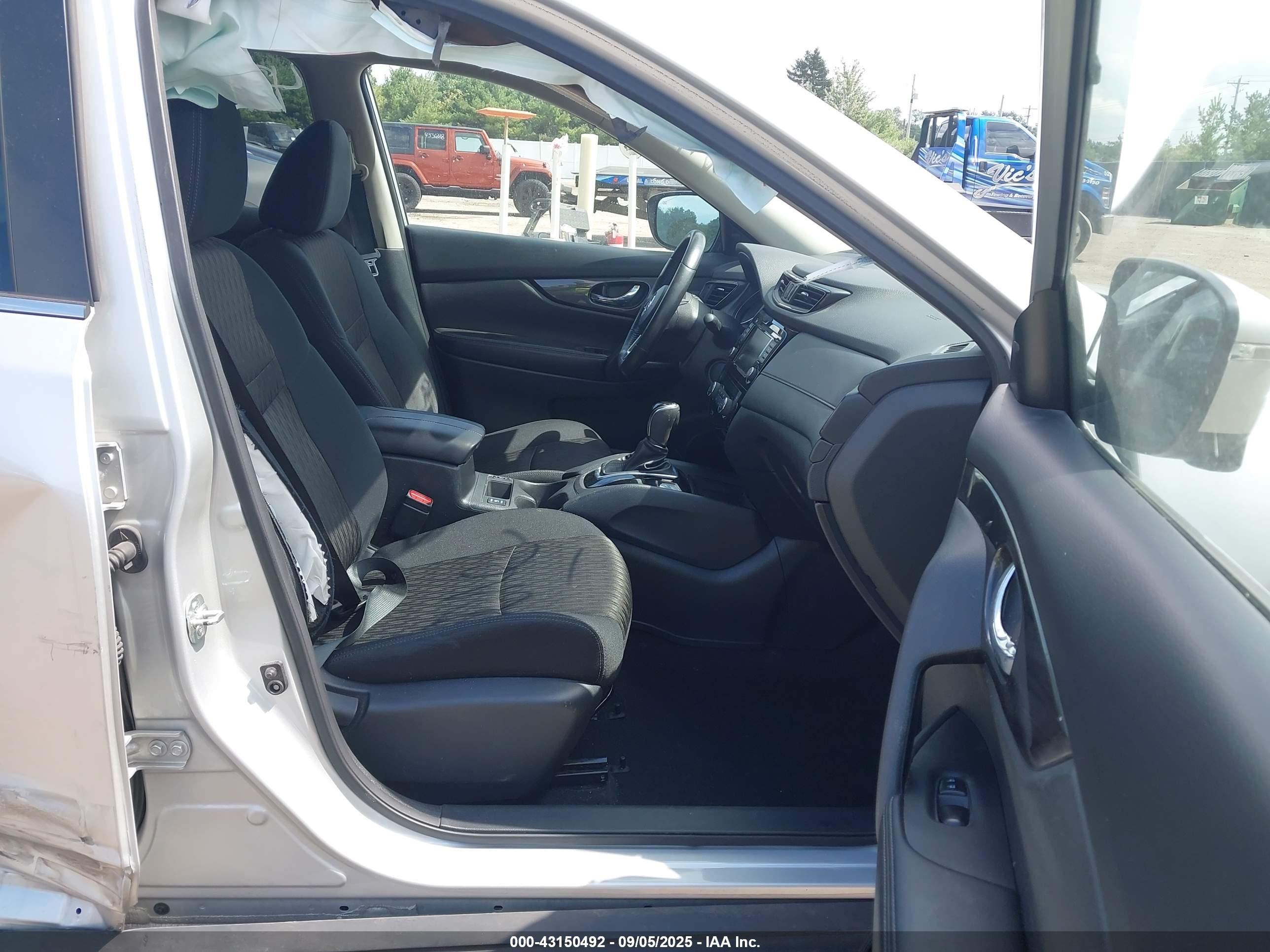 NISSAN ROGUE image 5