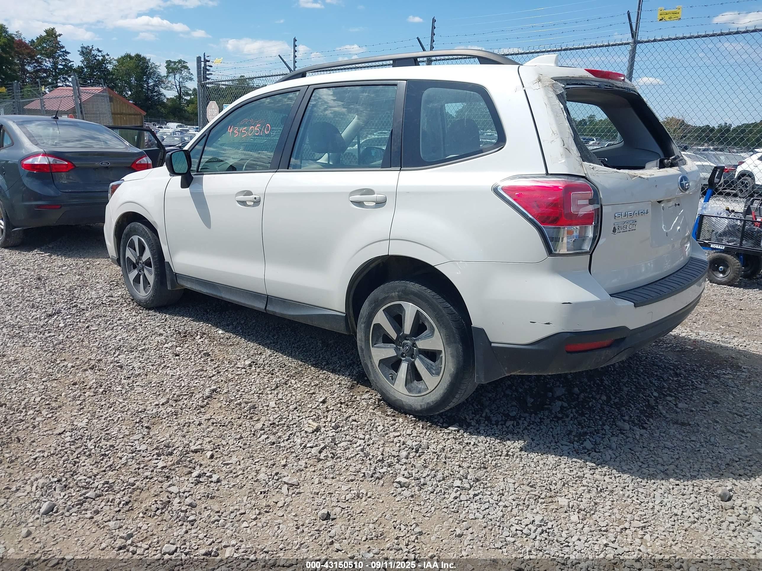 SUBARU FORESTER image 3