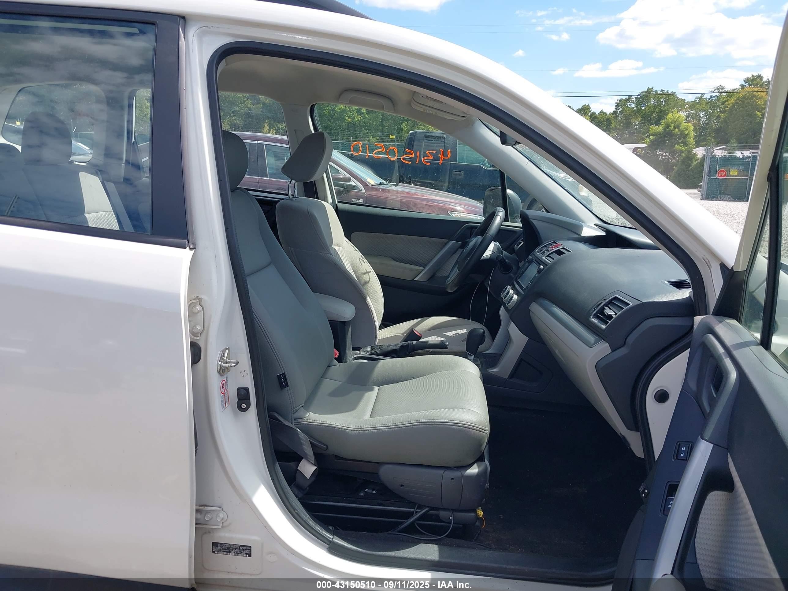 SUBARU FORESTER image 5