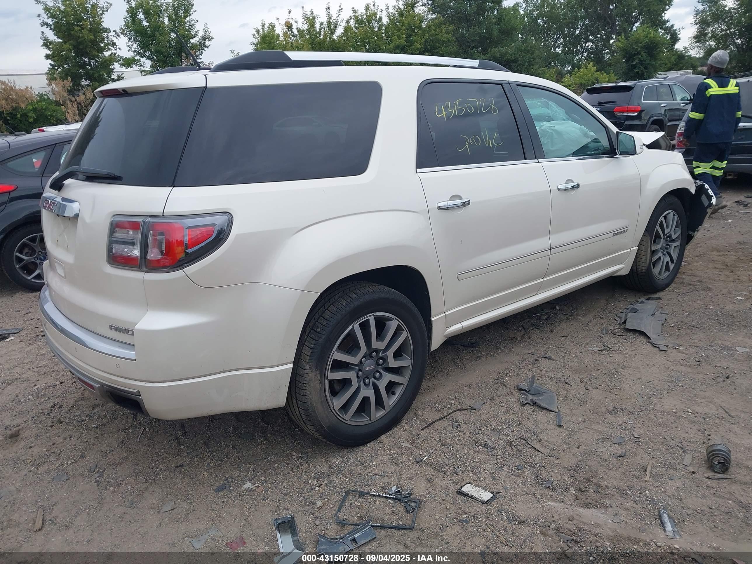 GMC ACADIA image 4