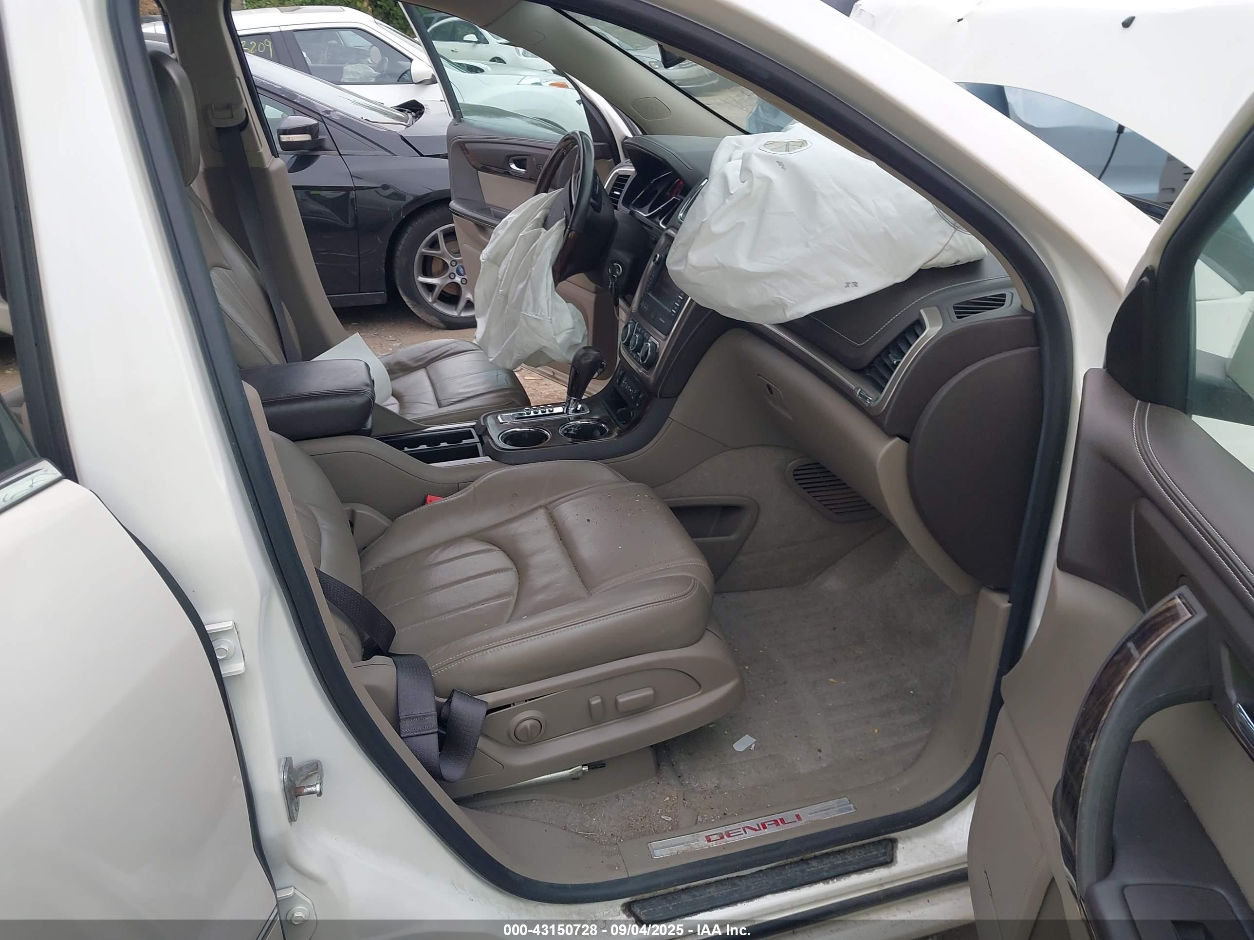 GMC ACADIA image 5