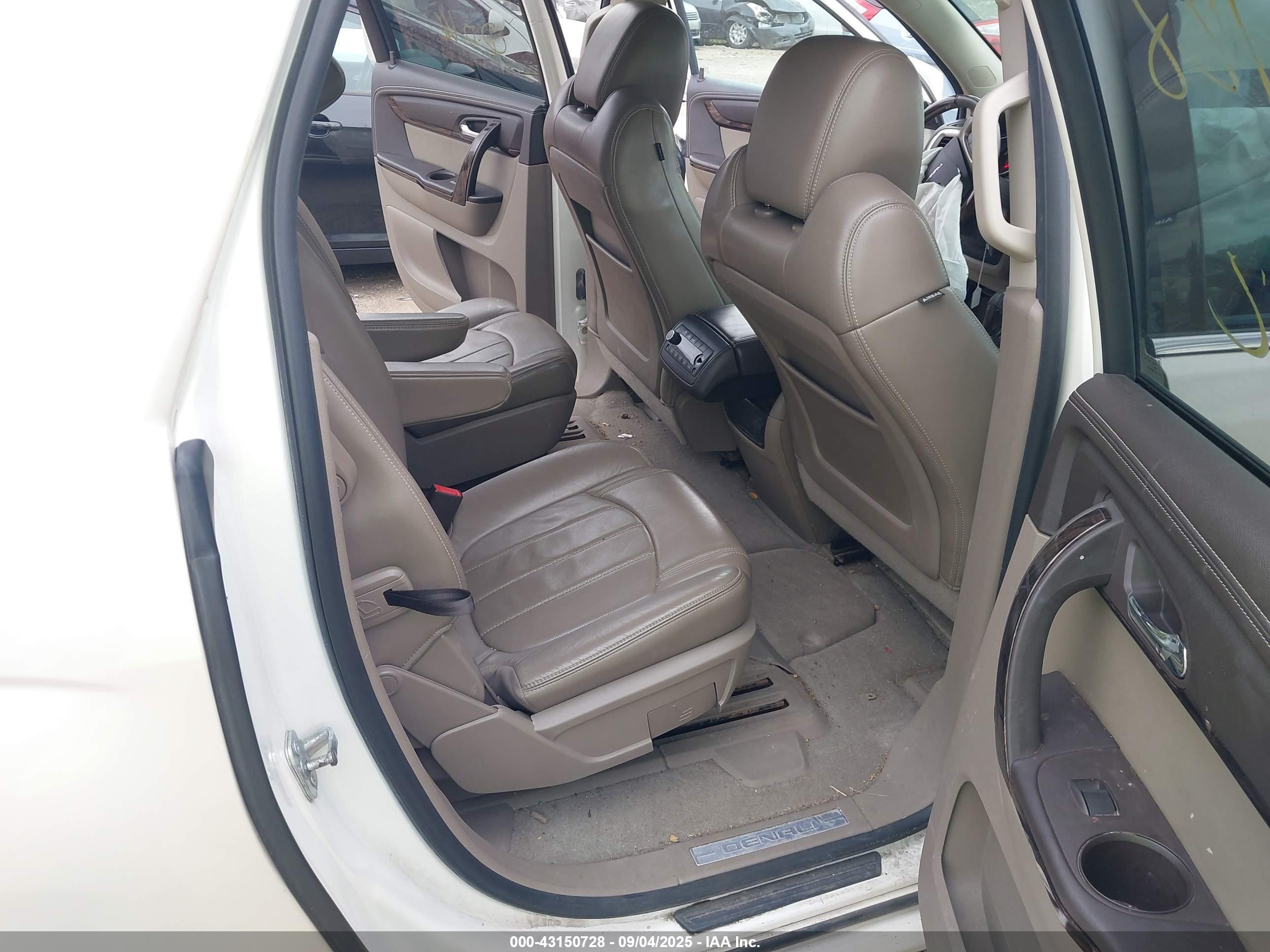 GMC ACADIA image 8