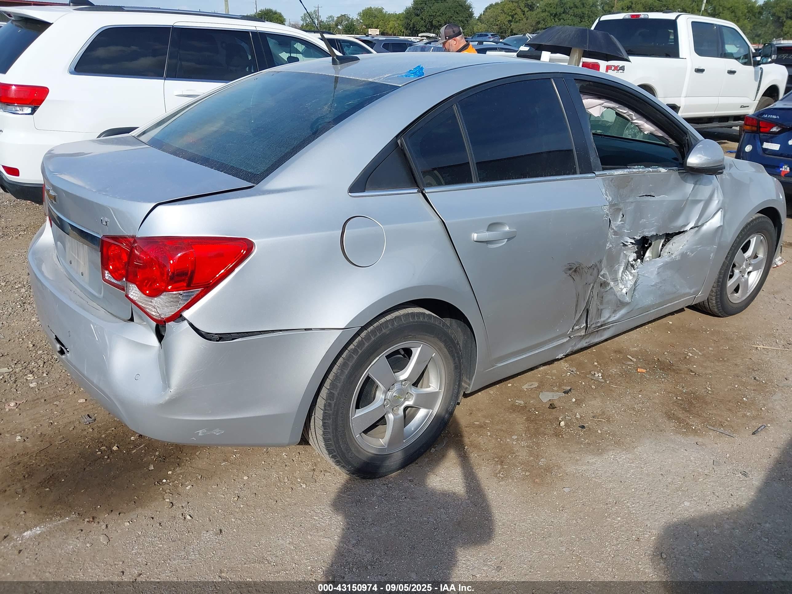 CHEVROLET CRUZE image 4