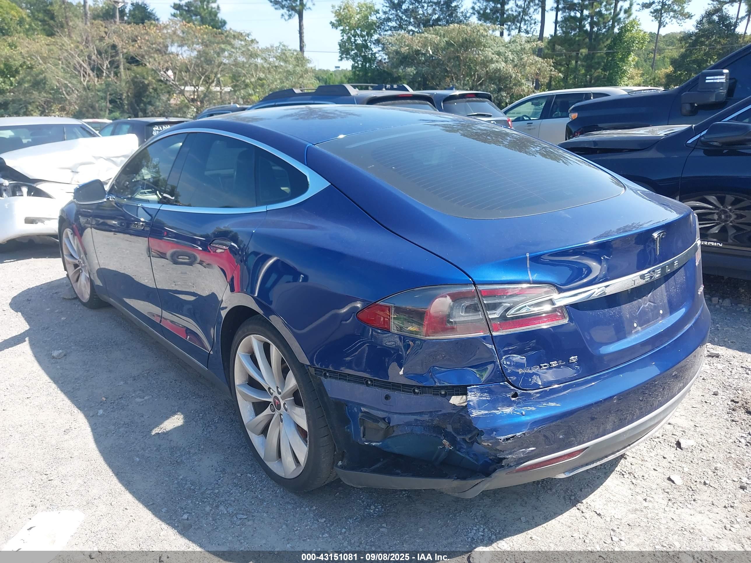 TESLA MODEL image 3