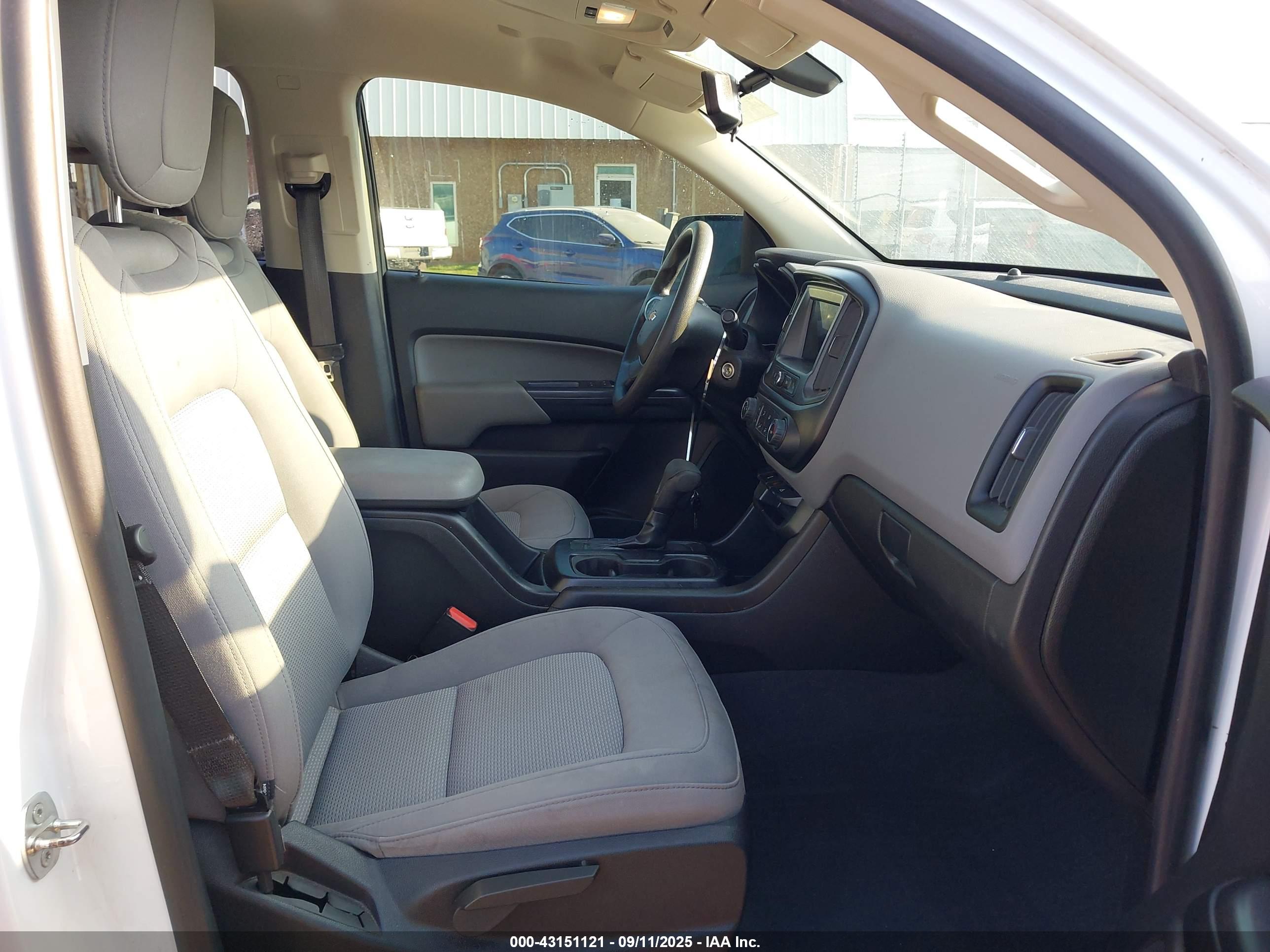 CHEVROLET COLORADO image 5