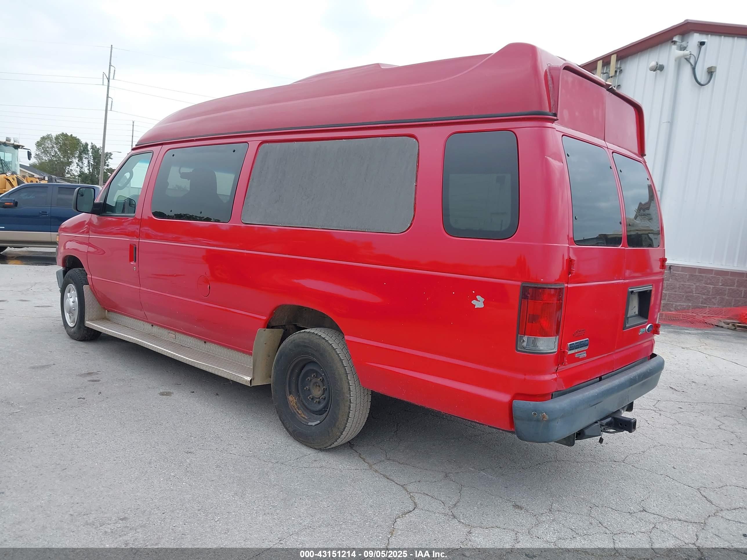 FORD E-350 image 3