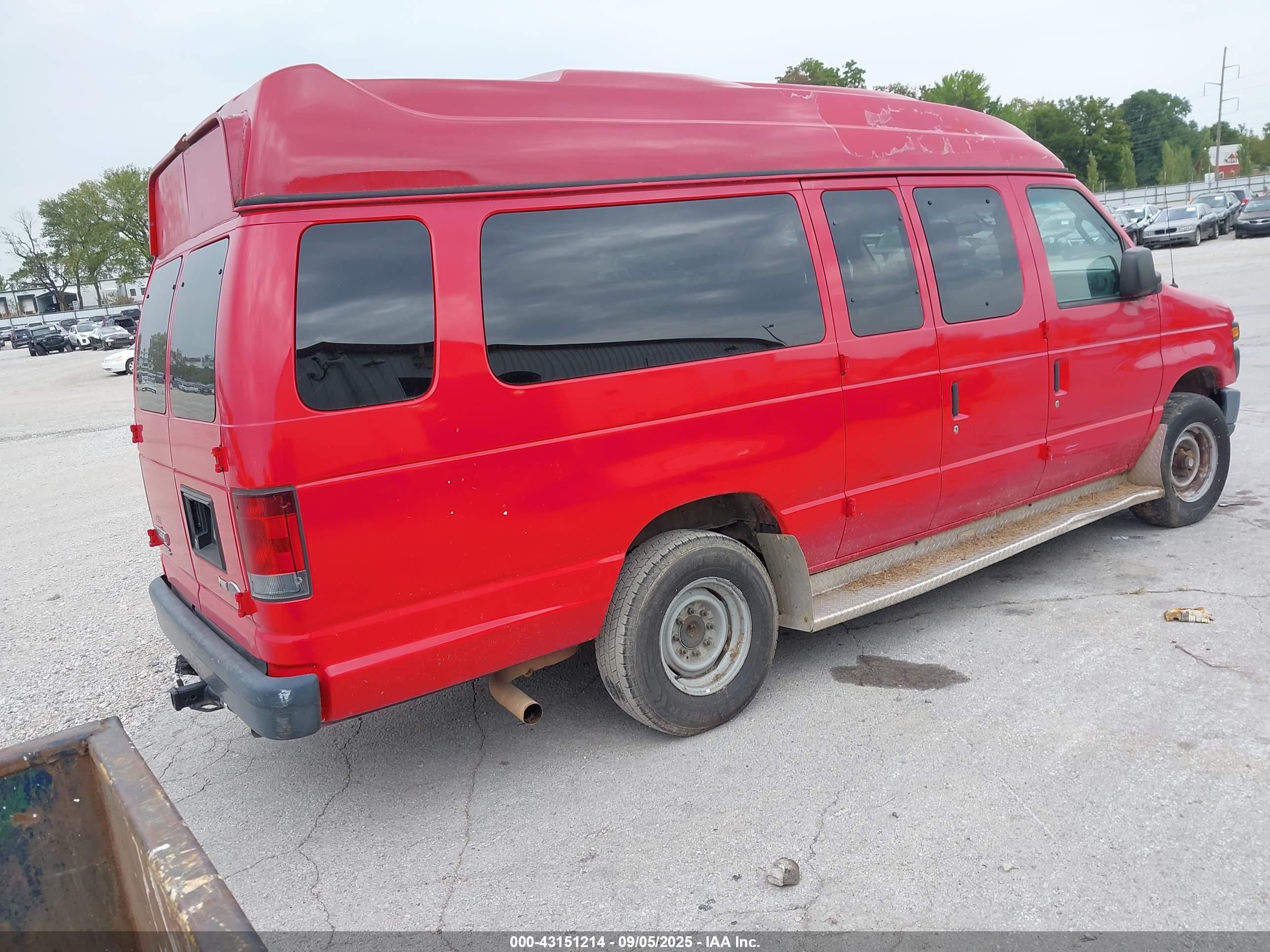 FORD E-350 image 4