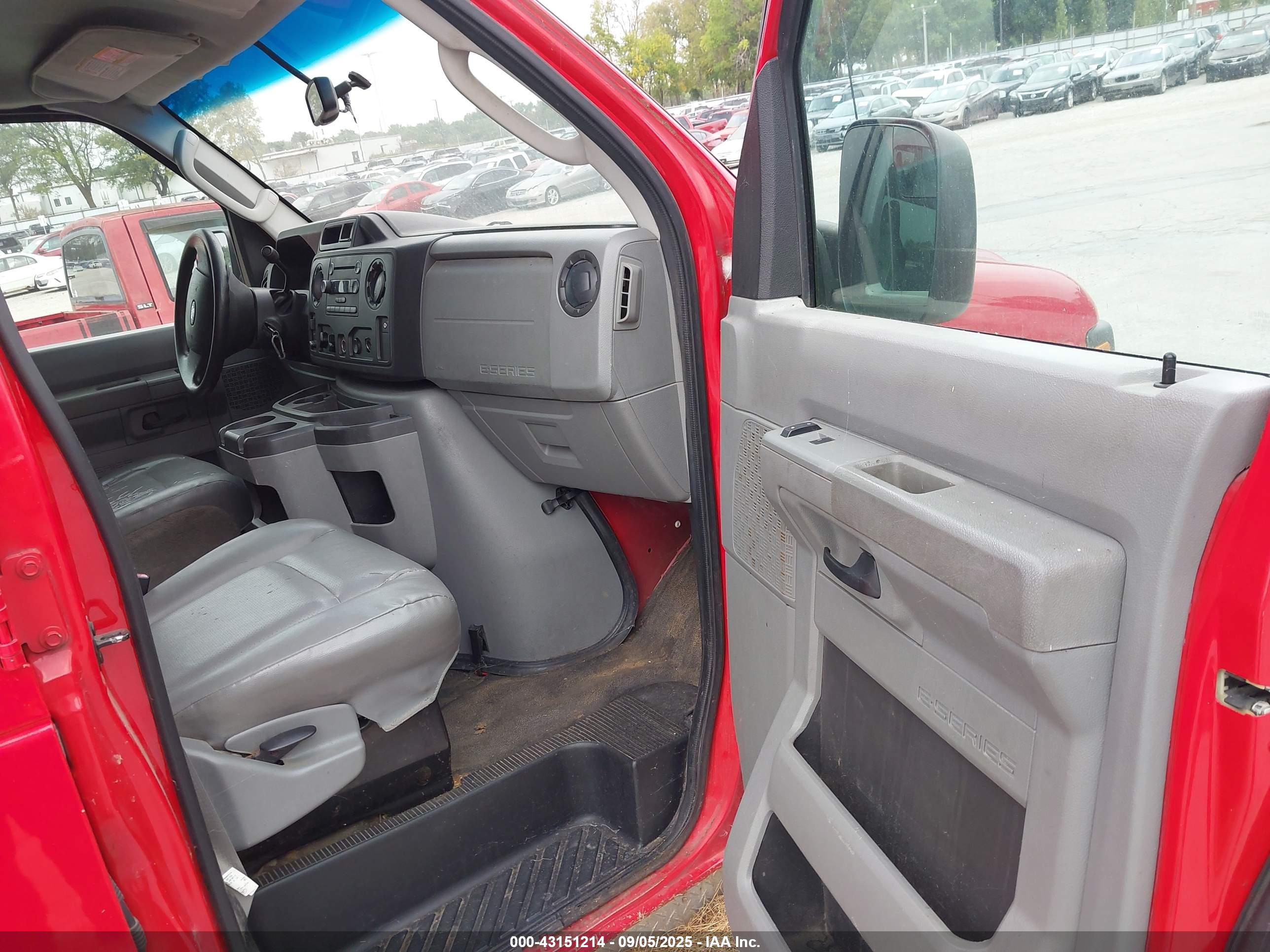 FORD E-350 image 5