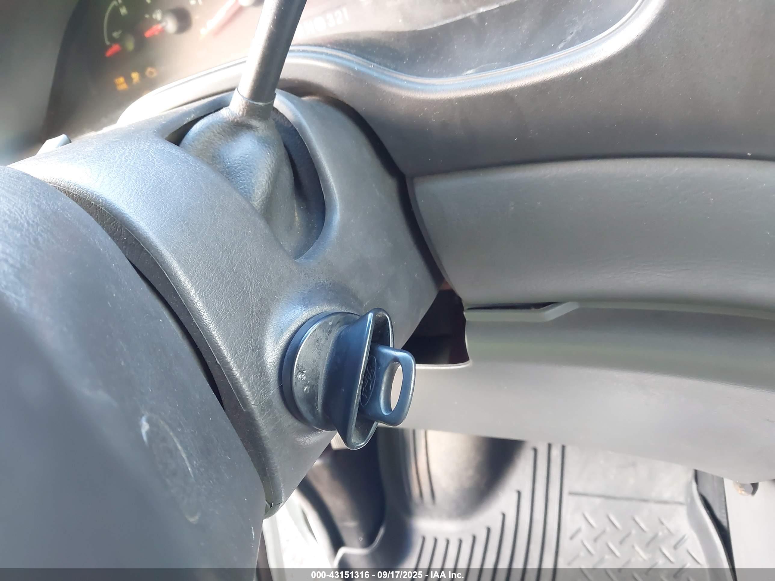 FORD E-450 image 11