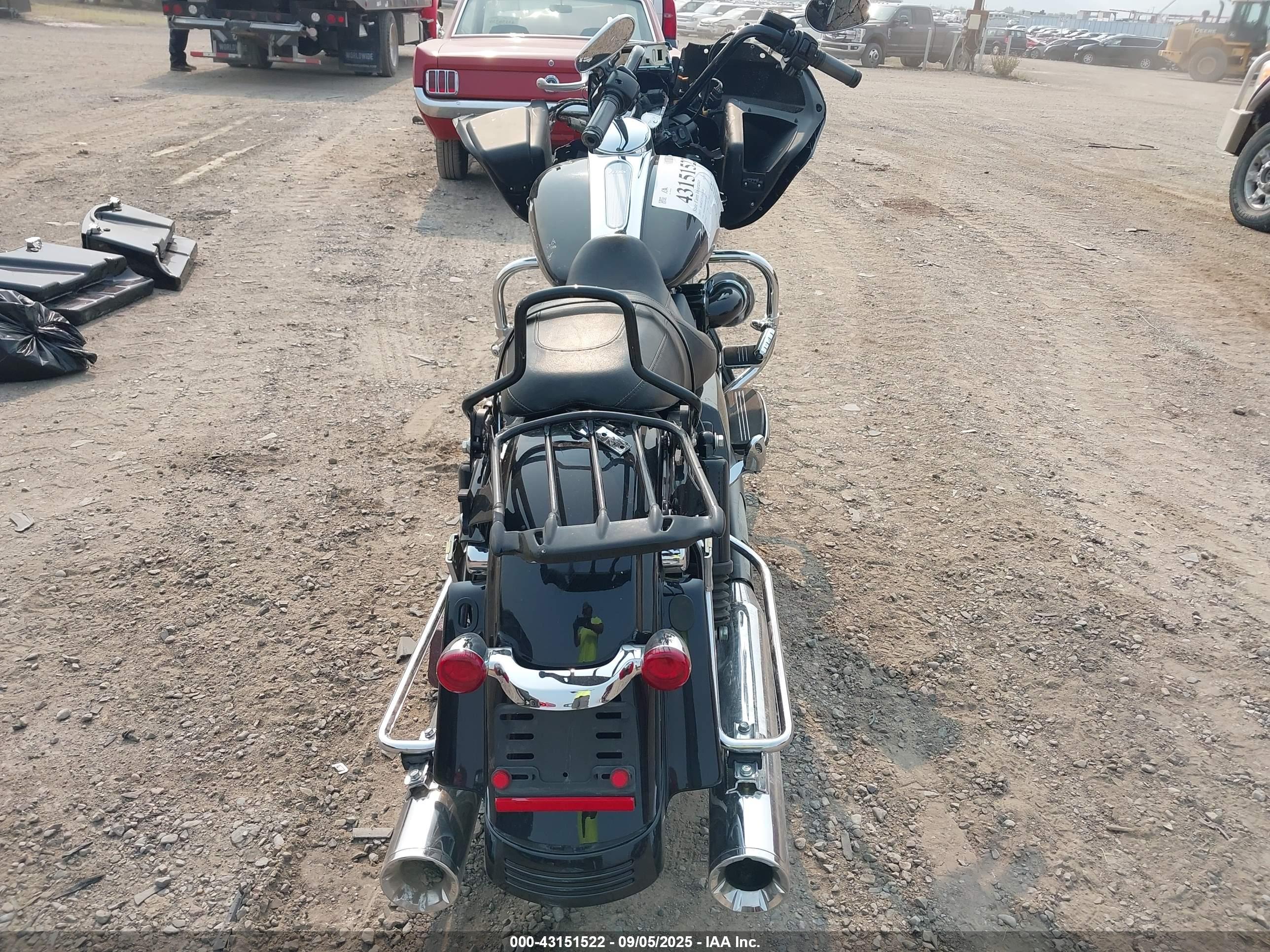 HARLEY-DAVIDSON FLTRX image 6