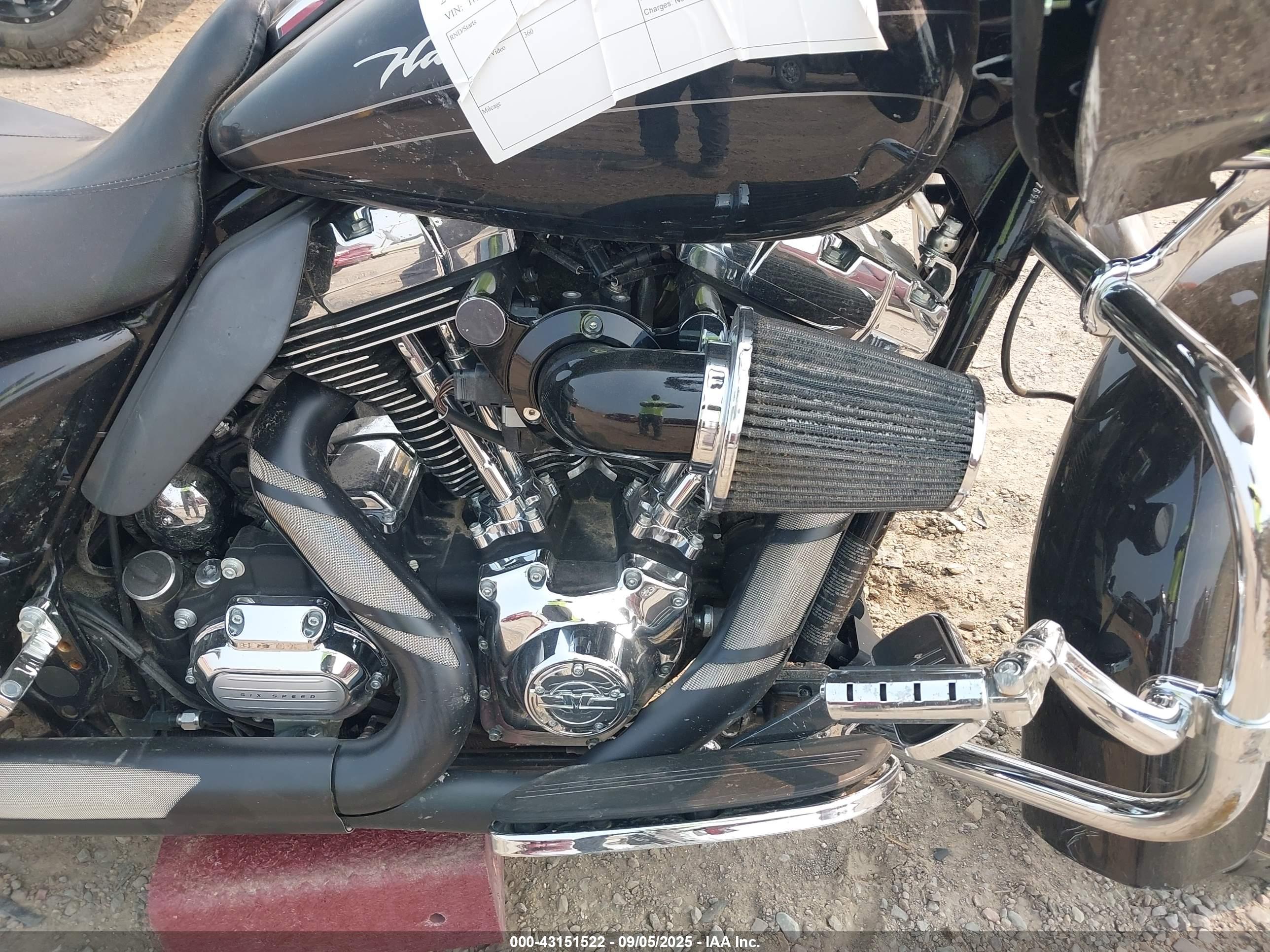 HARLEY-DAVIDSON FLTRX image 8