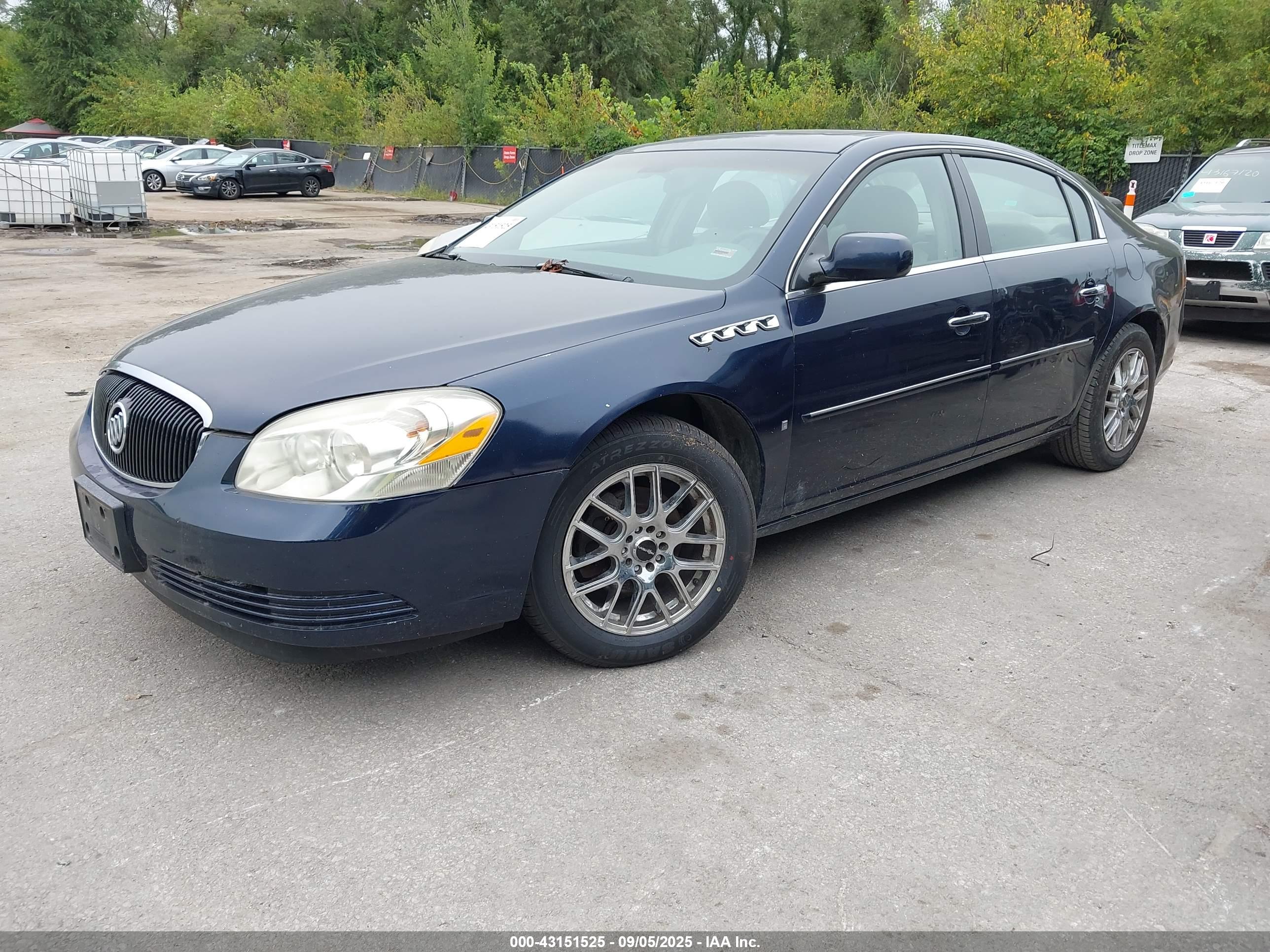 BUICK LUCERNE image 2