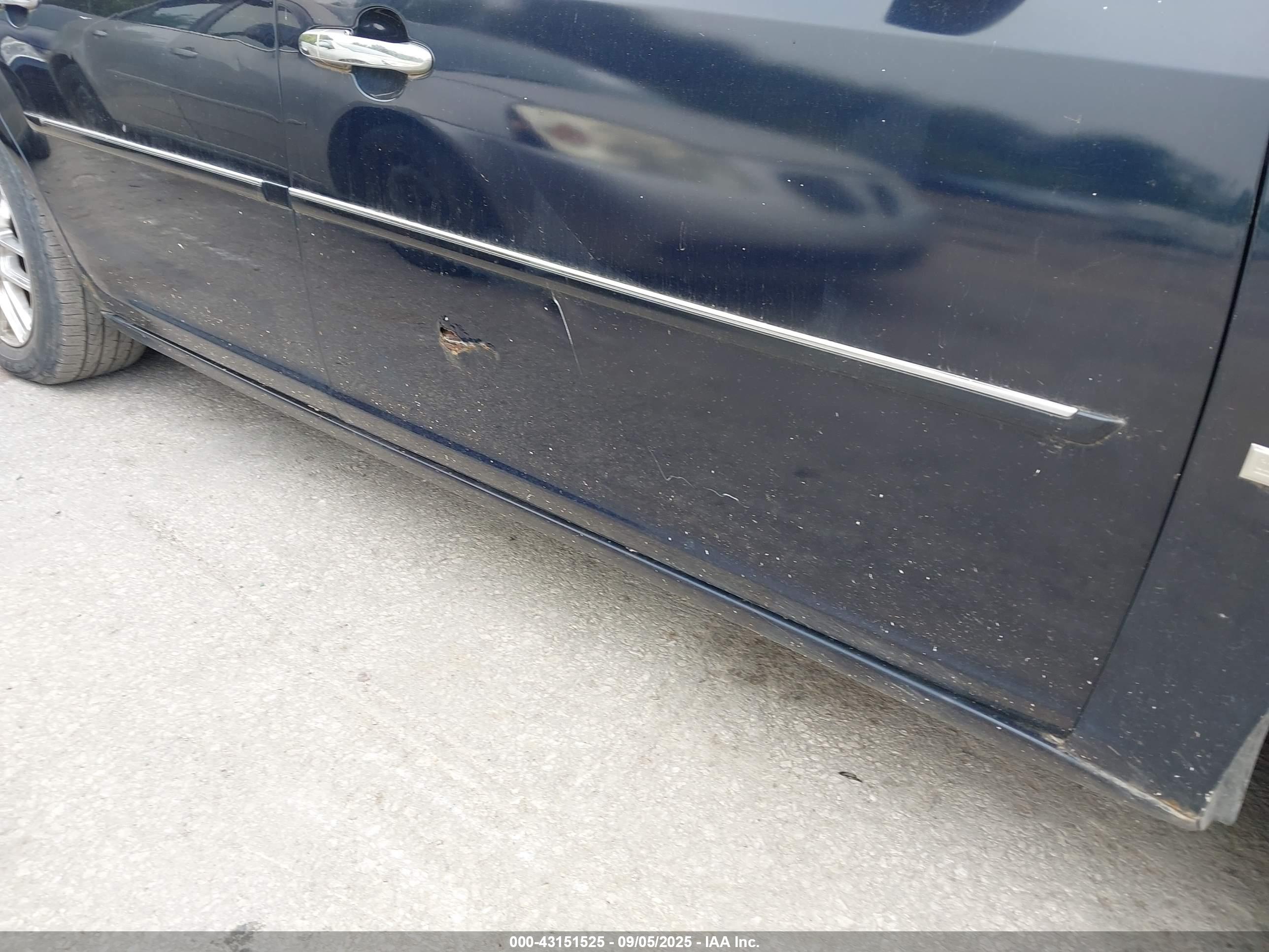 BUICK LUCERNE image 6
