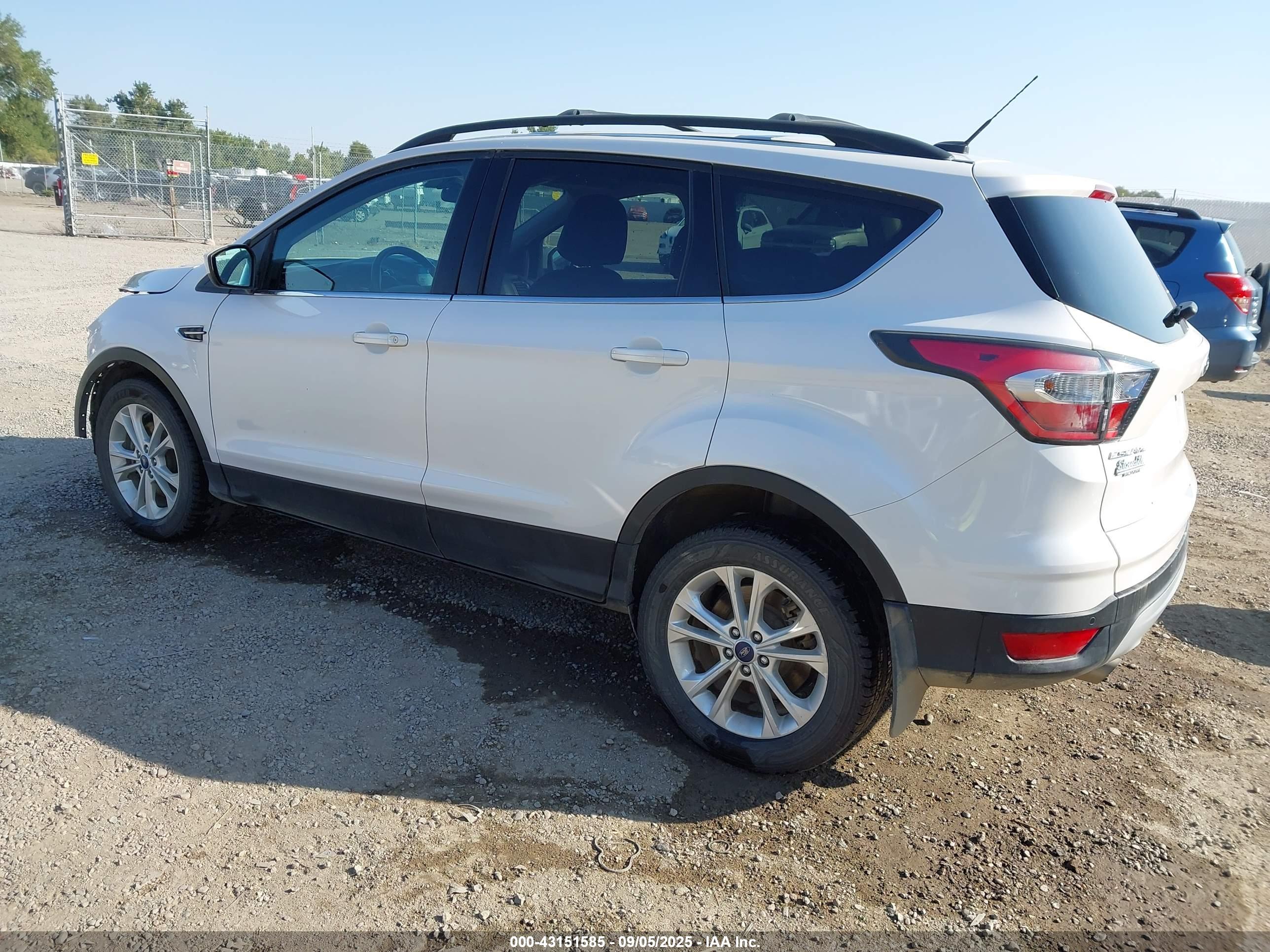 FORD ESCAPE image 3