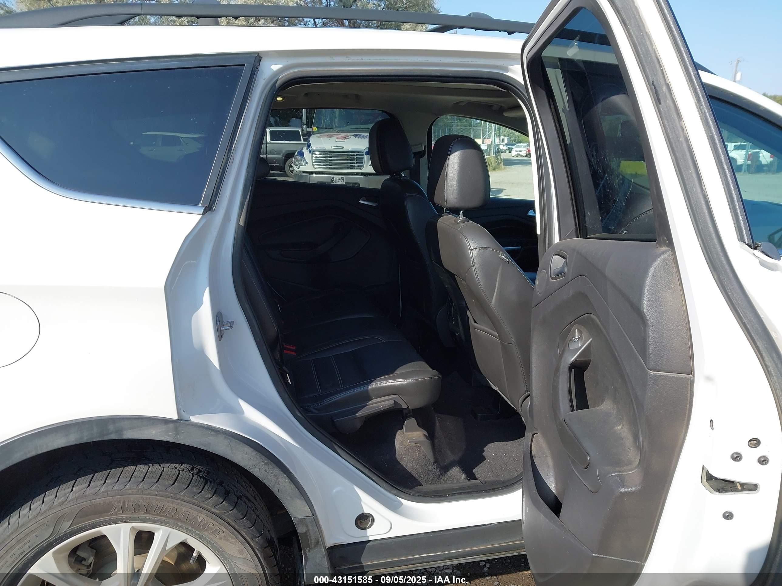 FORD ESCAPE image 8