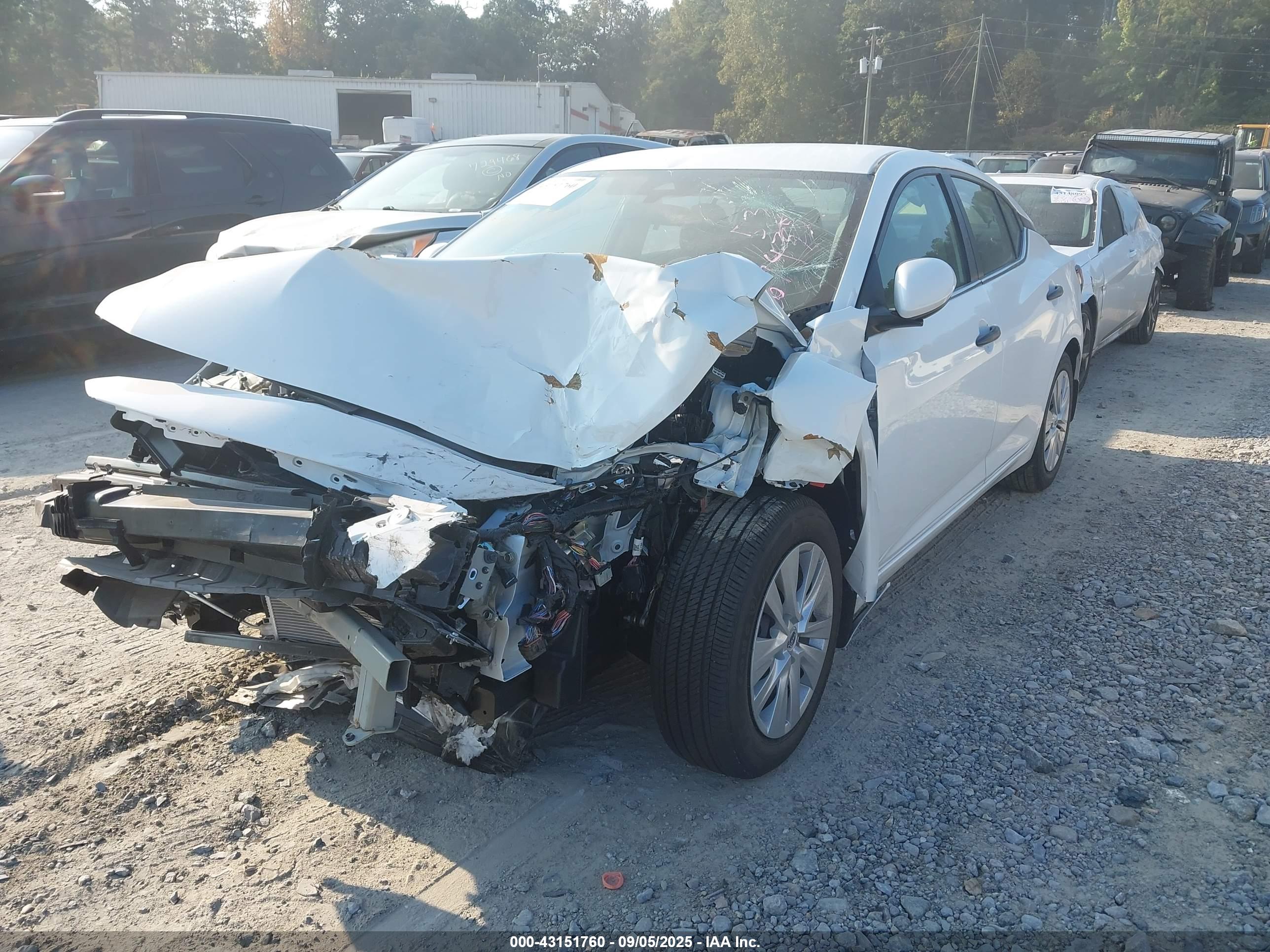 NISSAN SENTRA image 2