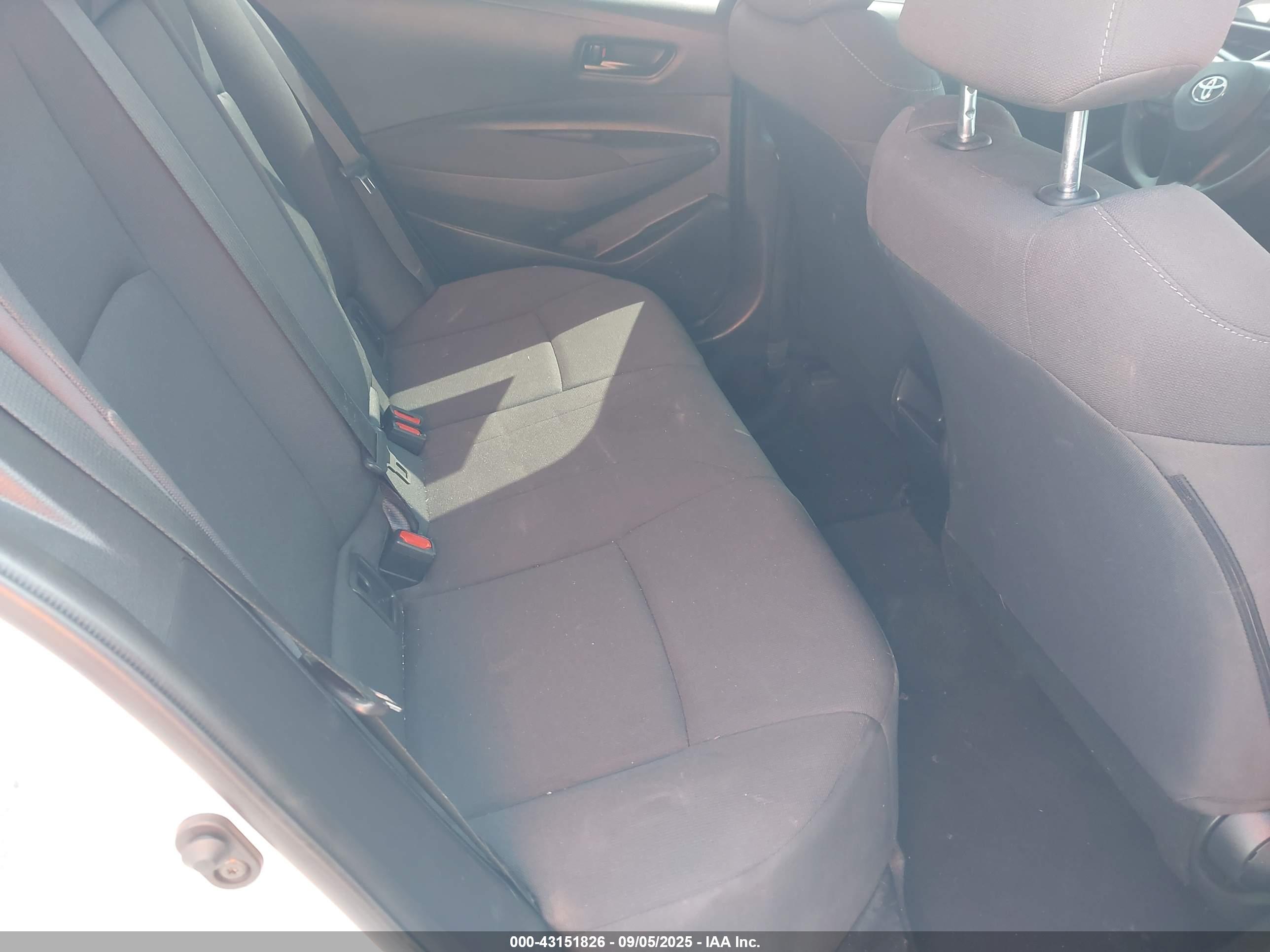TOYOTA COROLLA image 8