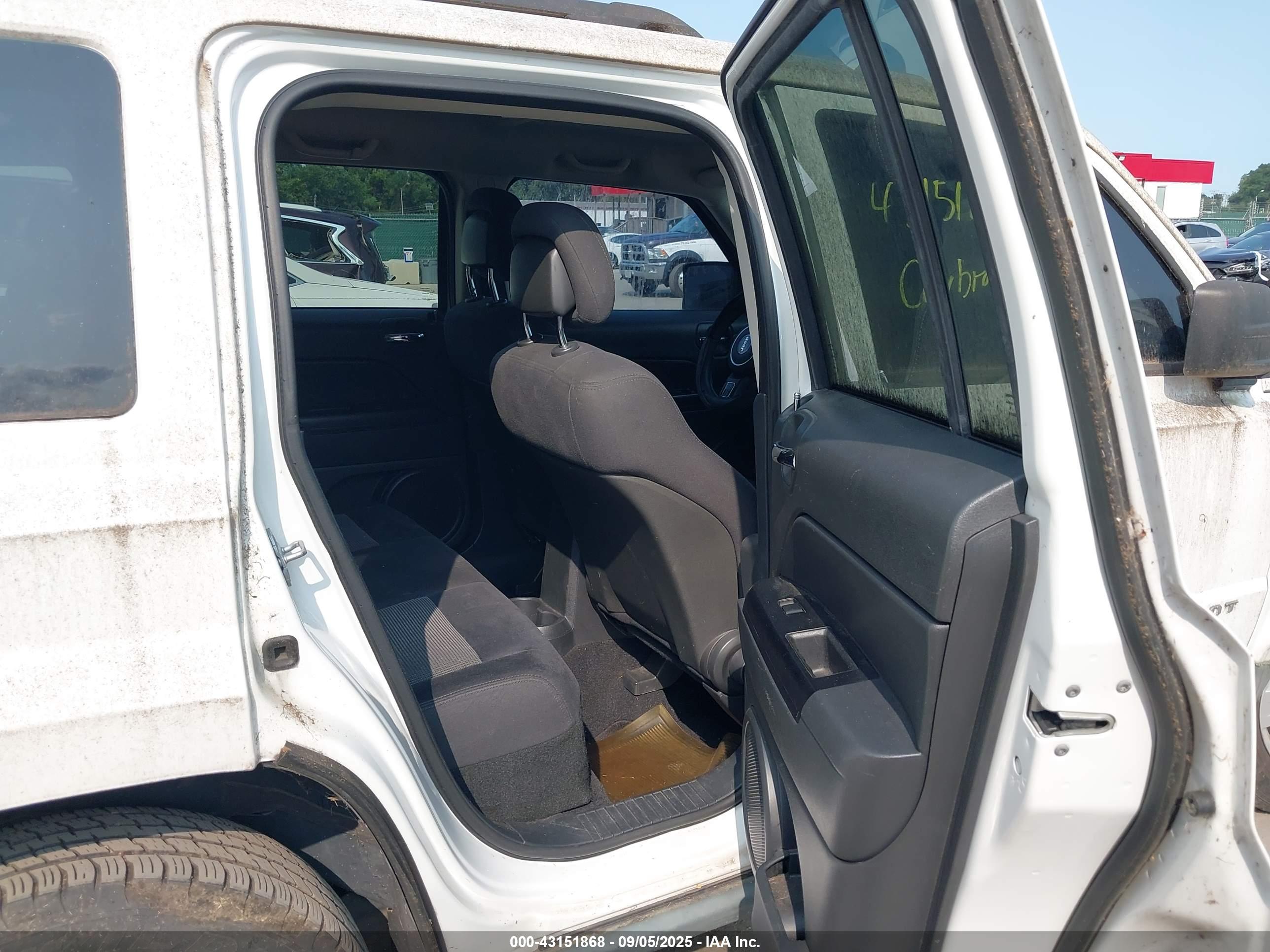 JEEP PATRIOT image 8