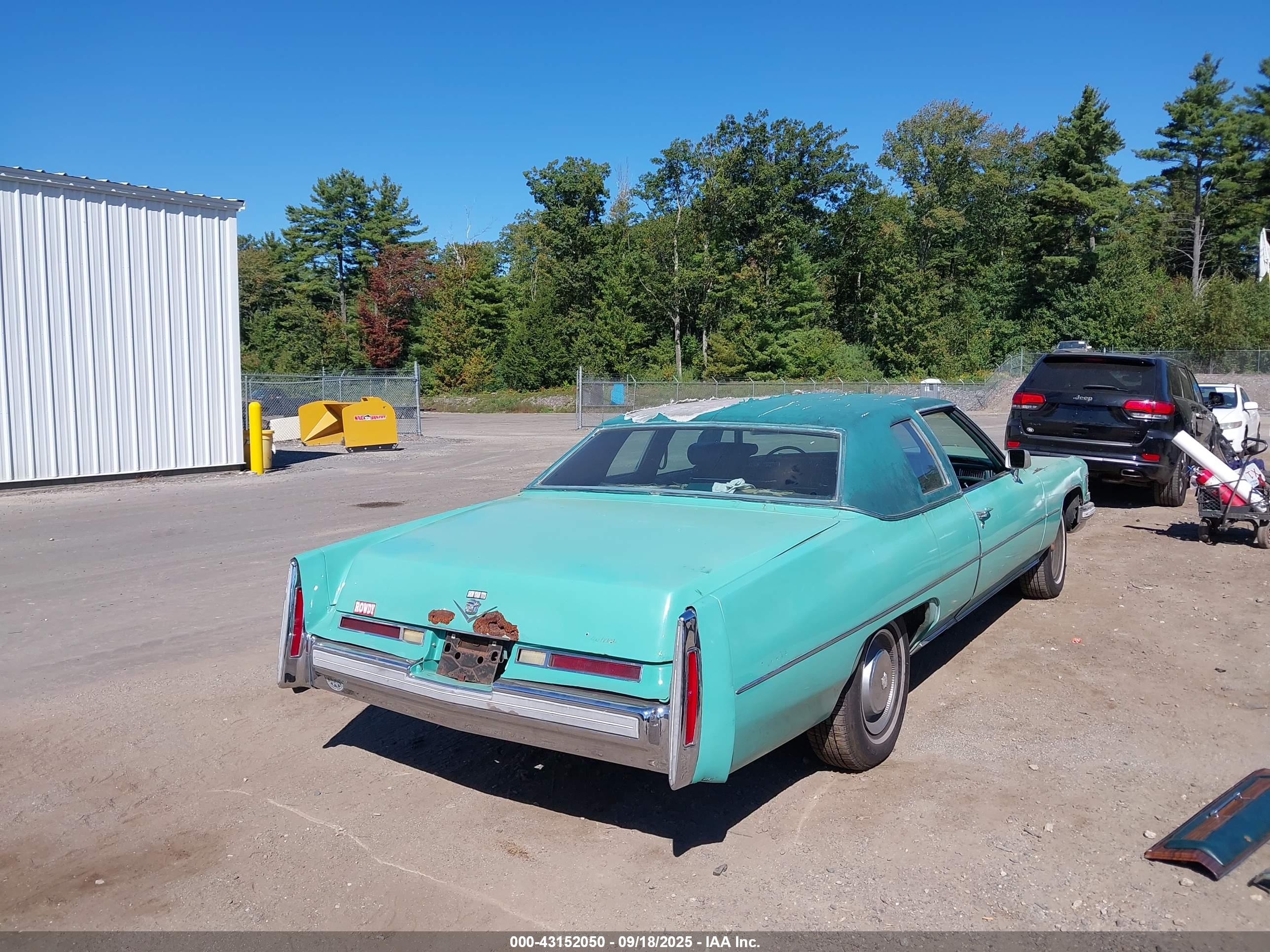 CADILLAC DEVILLE image 4