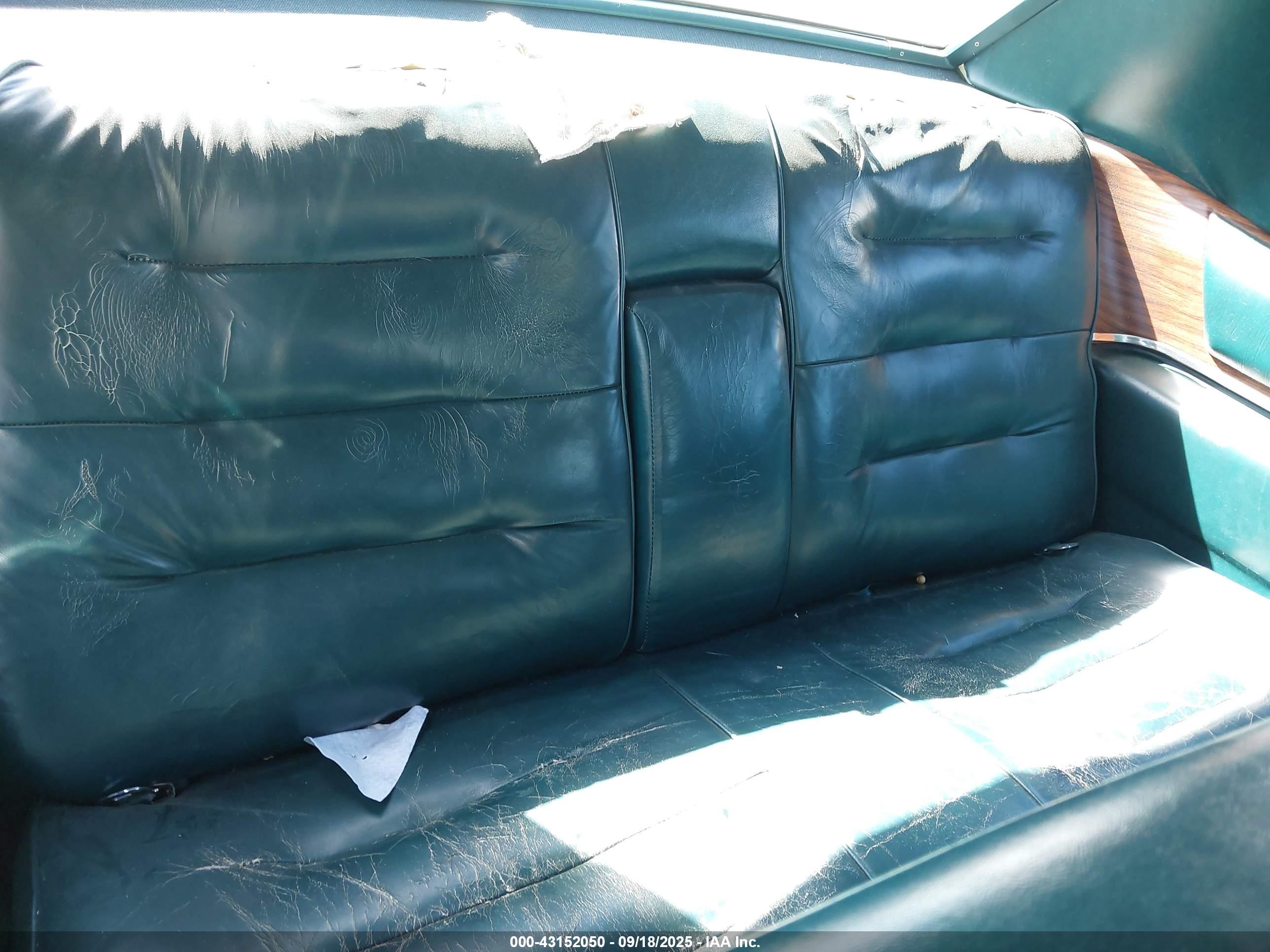 CADILLAC DEVILLE image 8