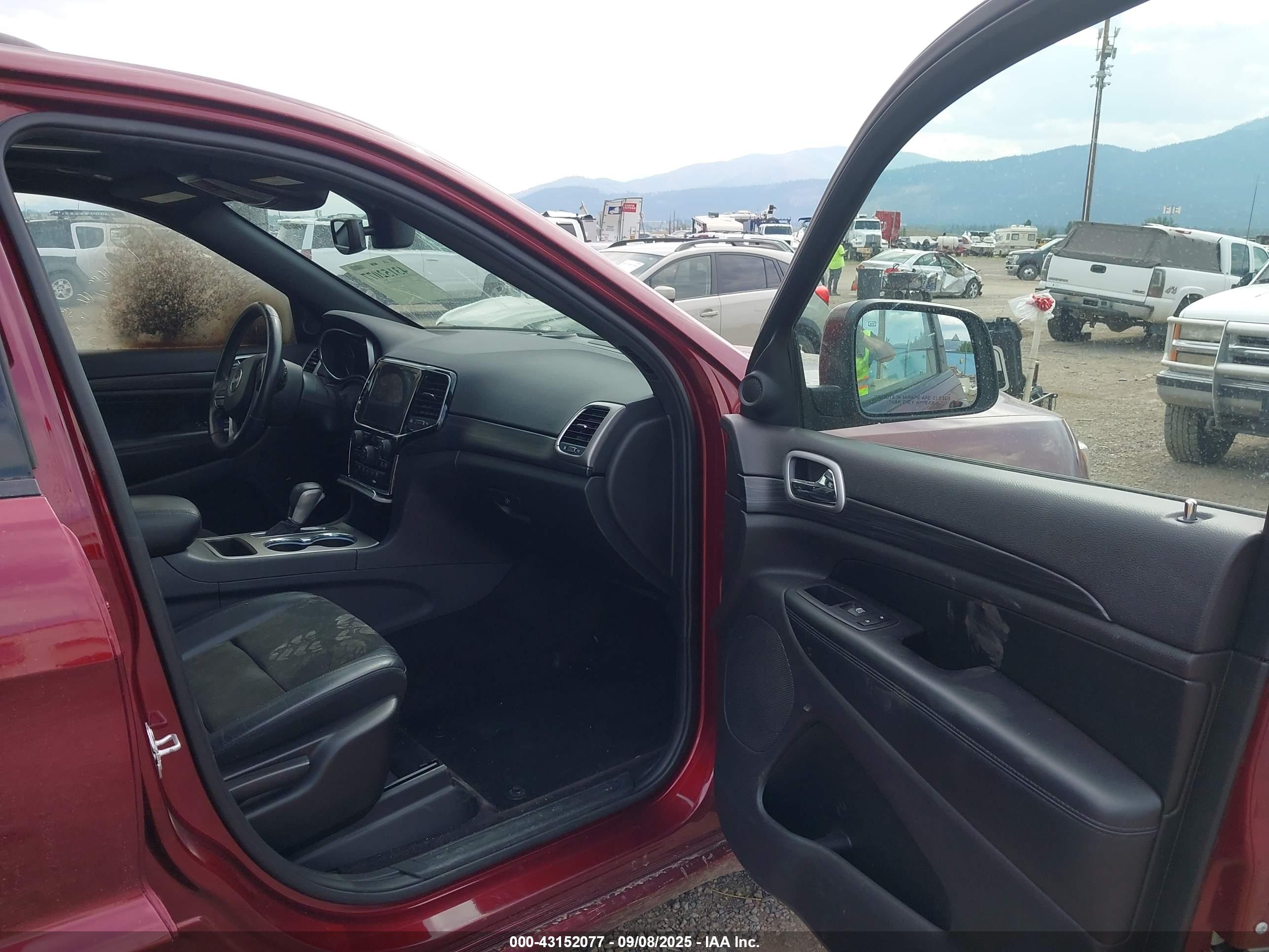 JEEP GRAND image 5