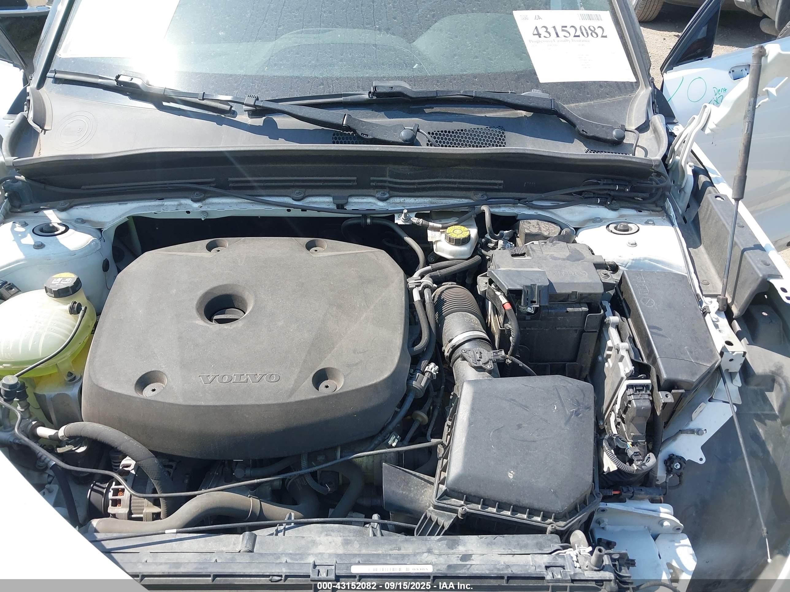 VOLVO XC40 image 10