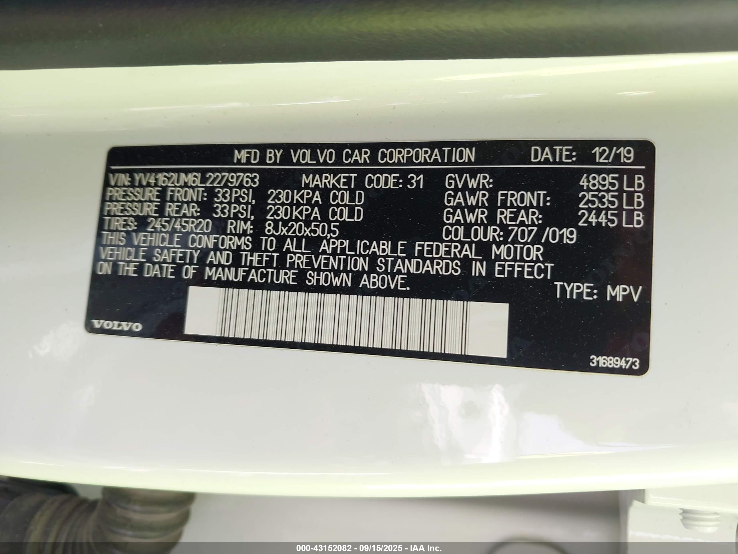 VOLVO XC40 image 9