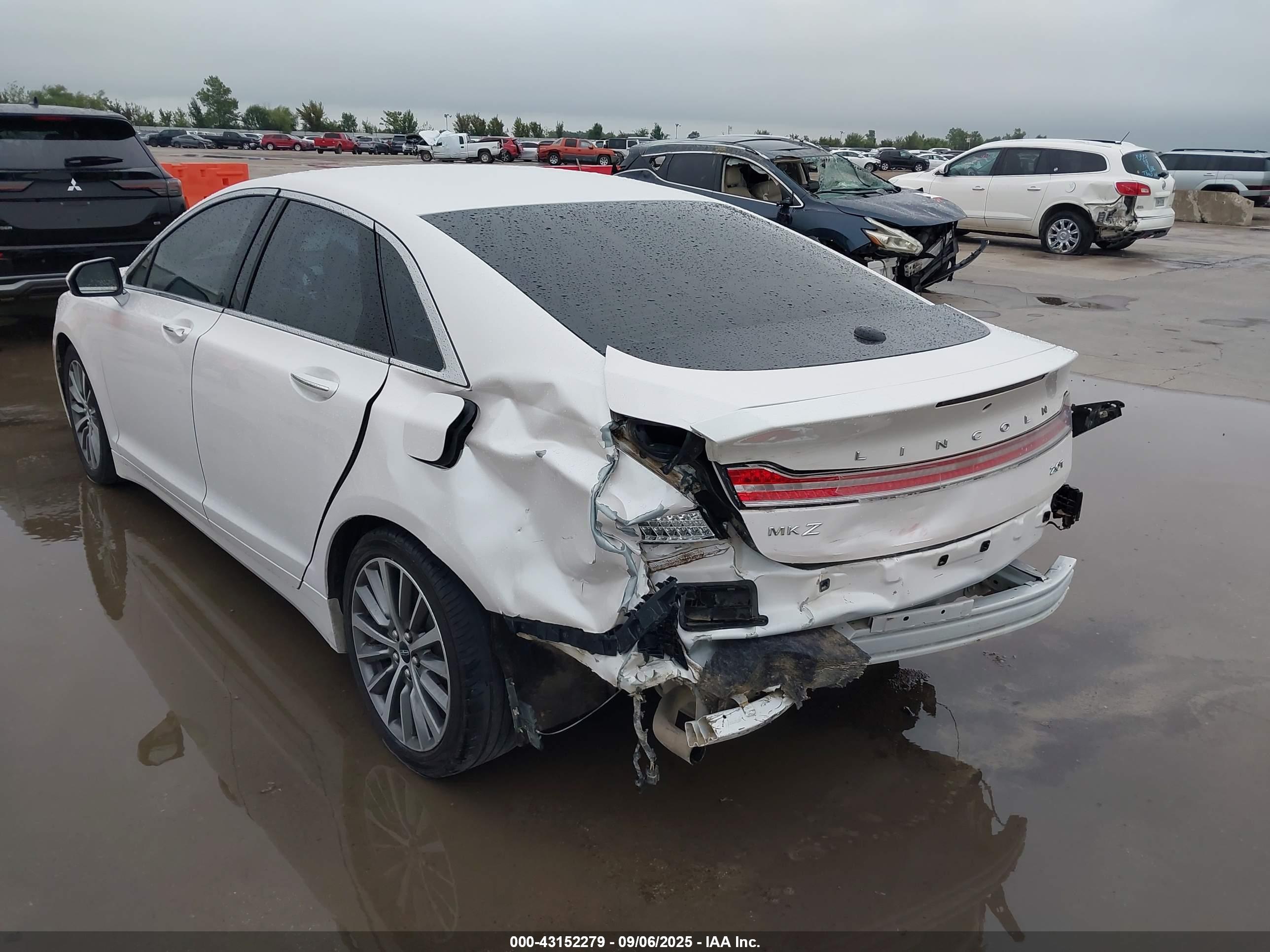 LINCOLN MKZ image 3