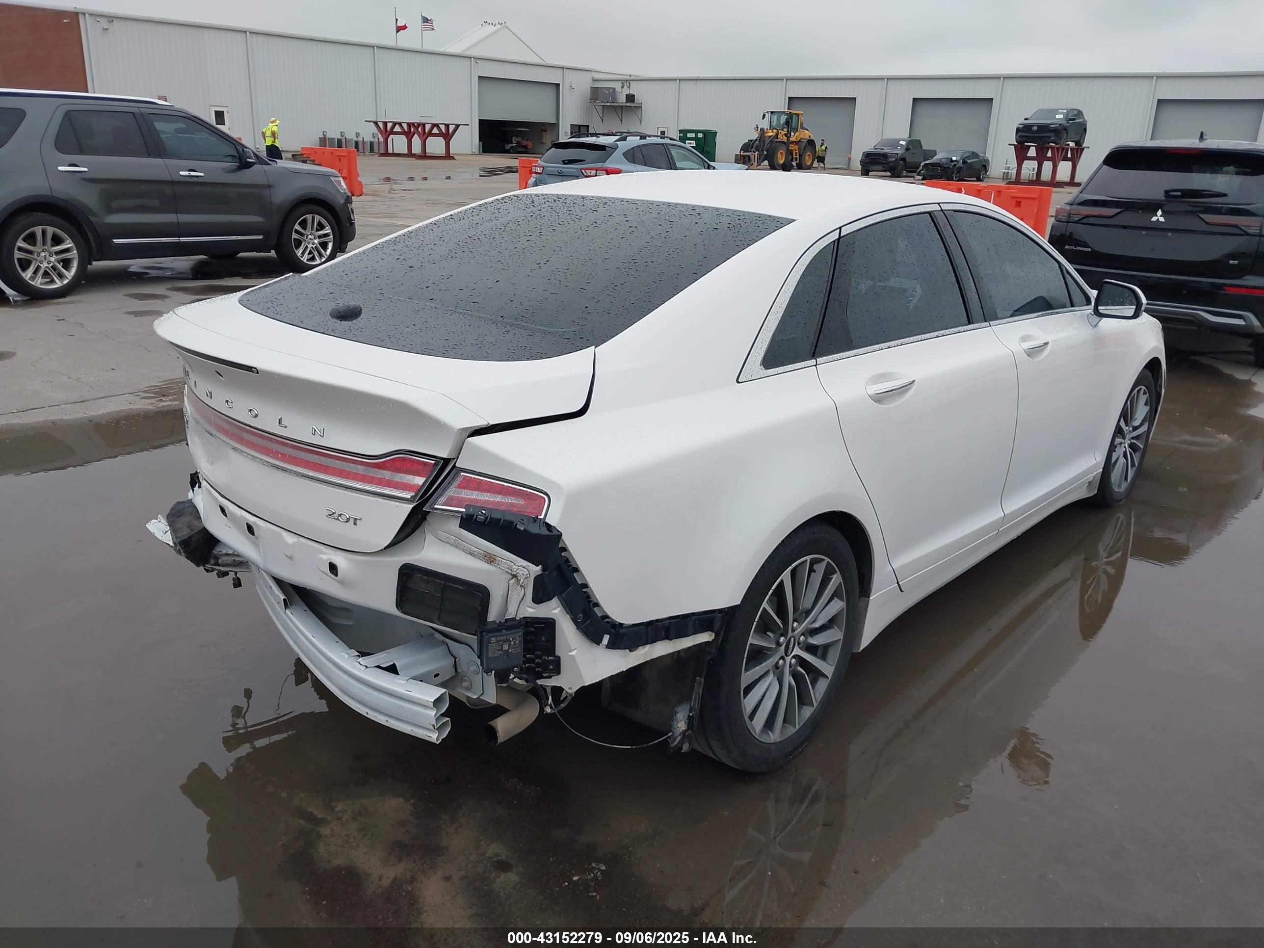 LINCOLN MKZ image 4