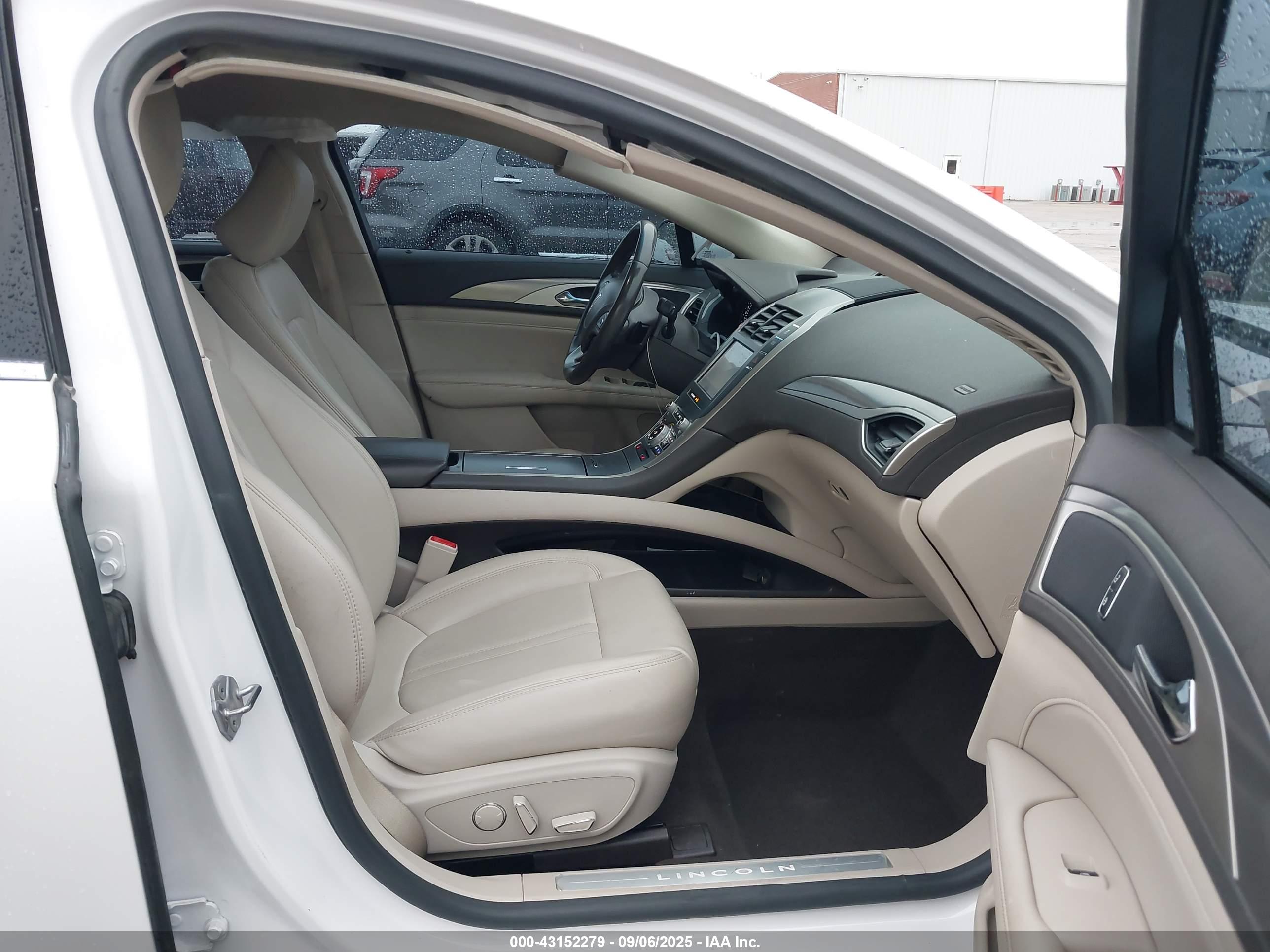 LINCOLN MKZ image 5