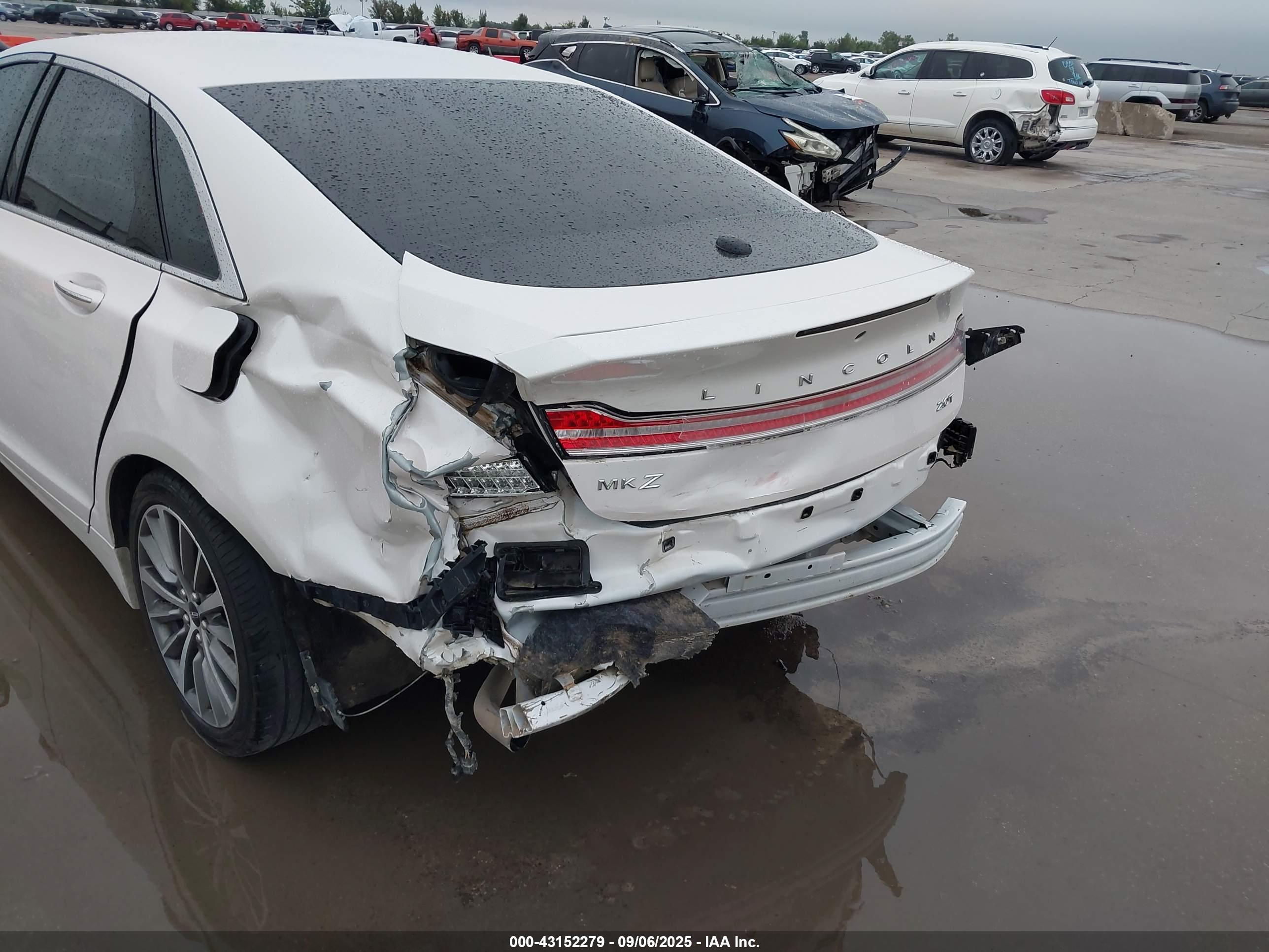 LINCOLN MKZ image 6