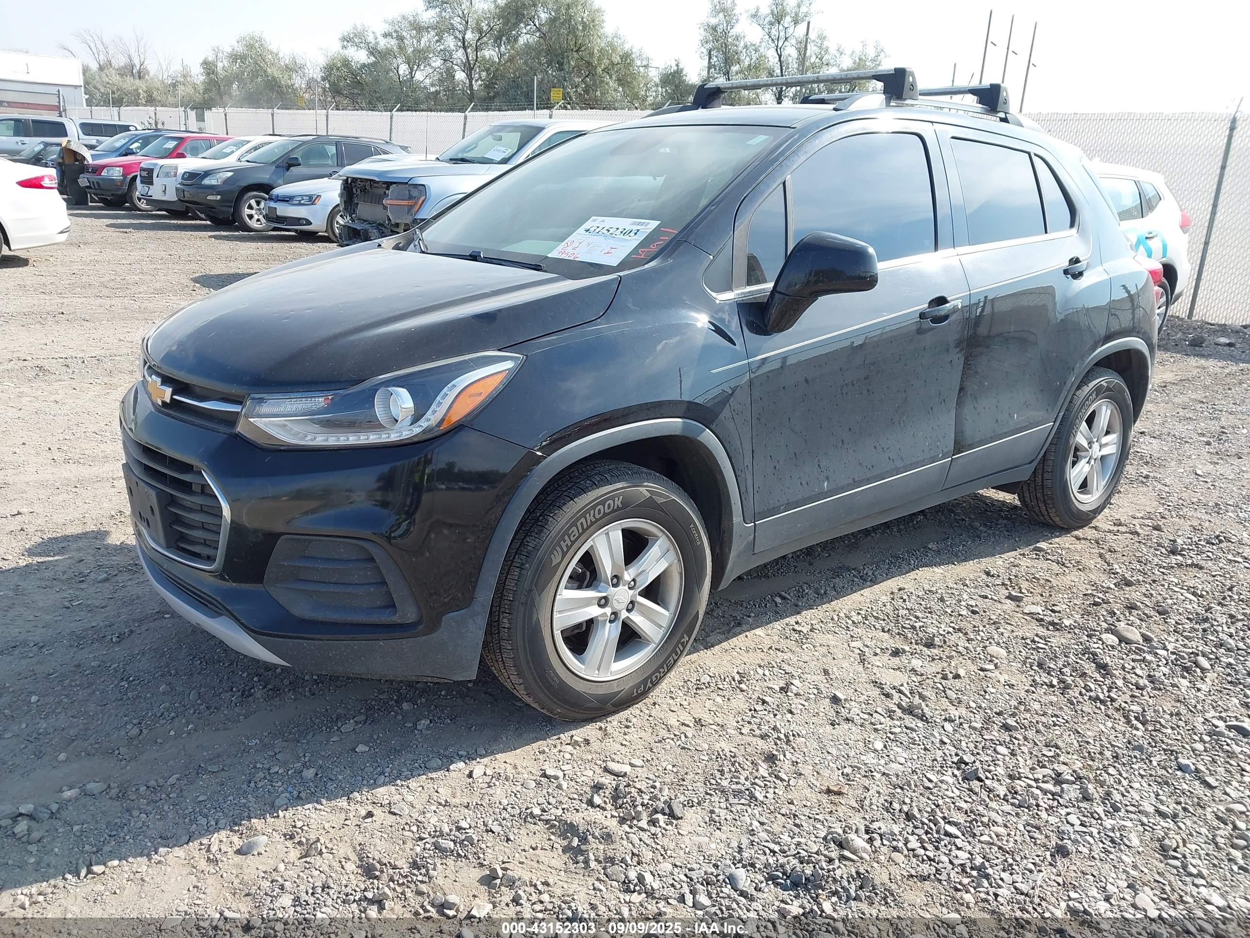CHEVROLET TRAX image 2