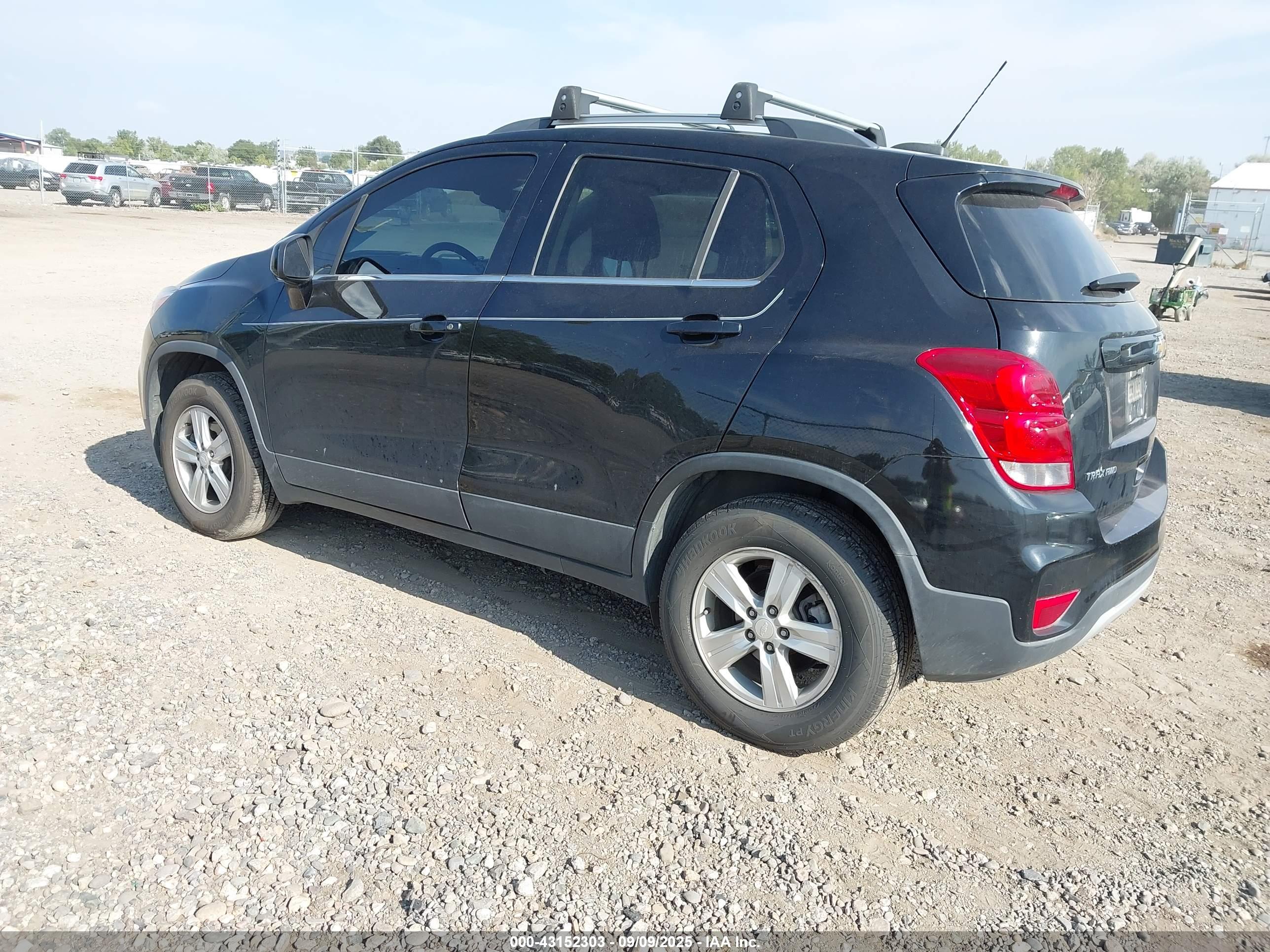 CHEVROLET TRAX image 3