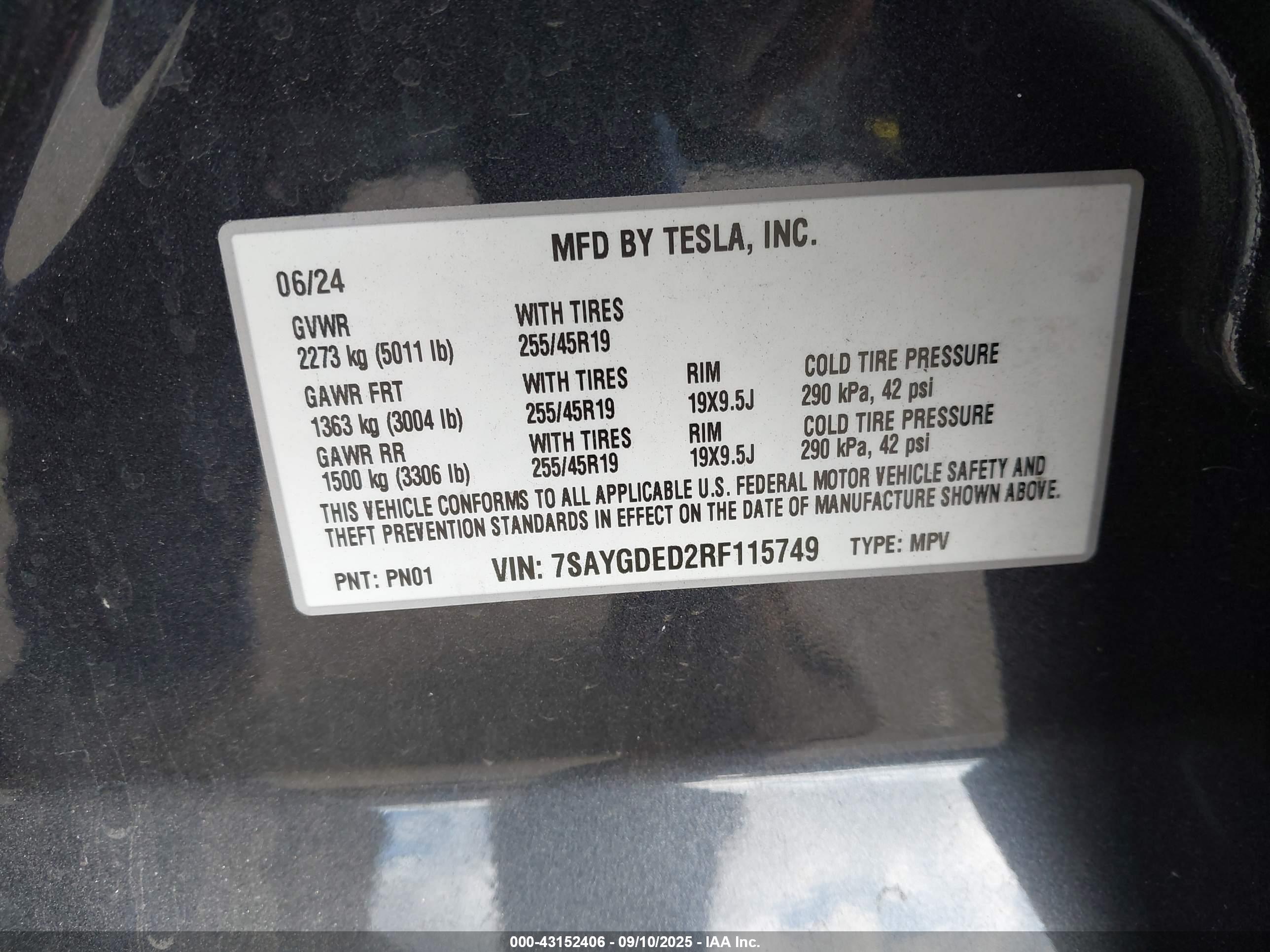 TESLA MODEL image 9