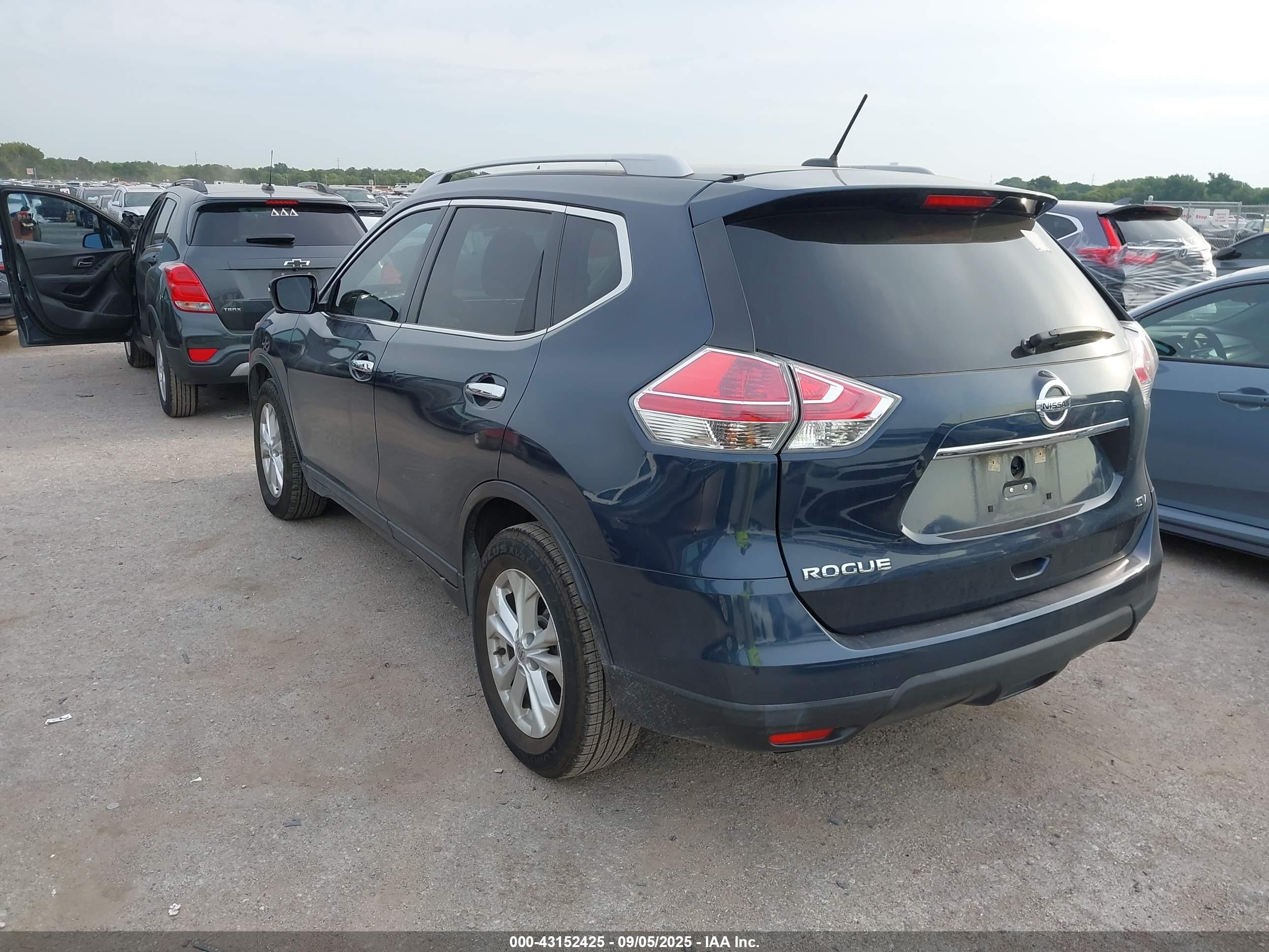 NISSAN ROGUE image 3