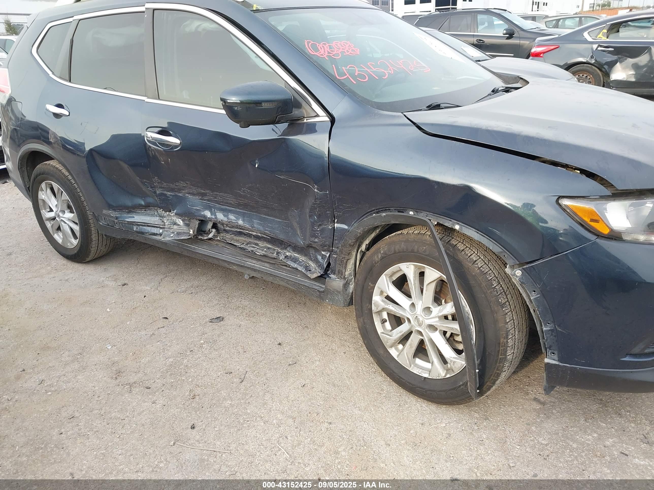 NISSAN ROGUE image 6